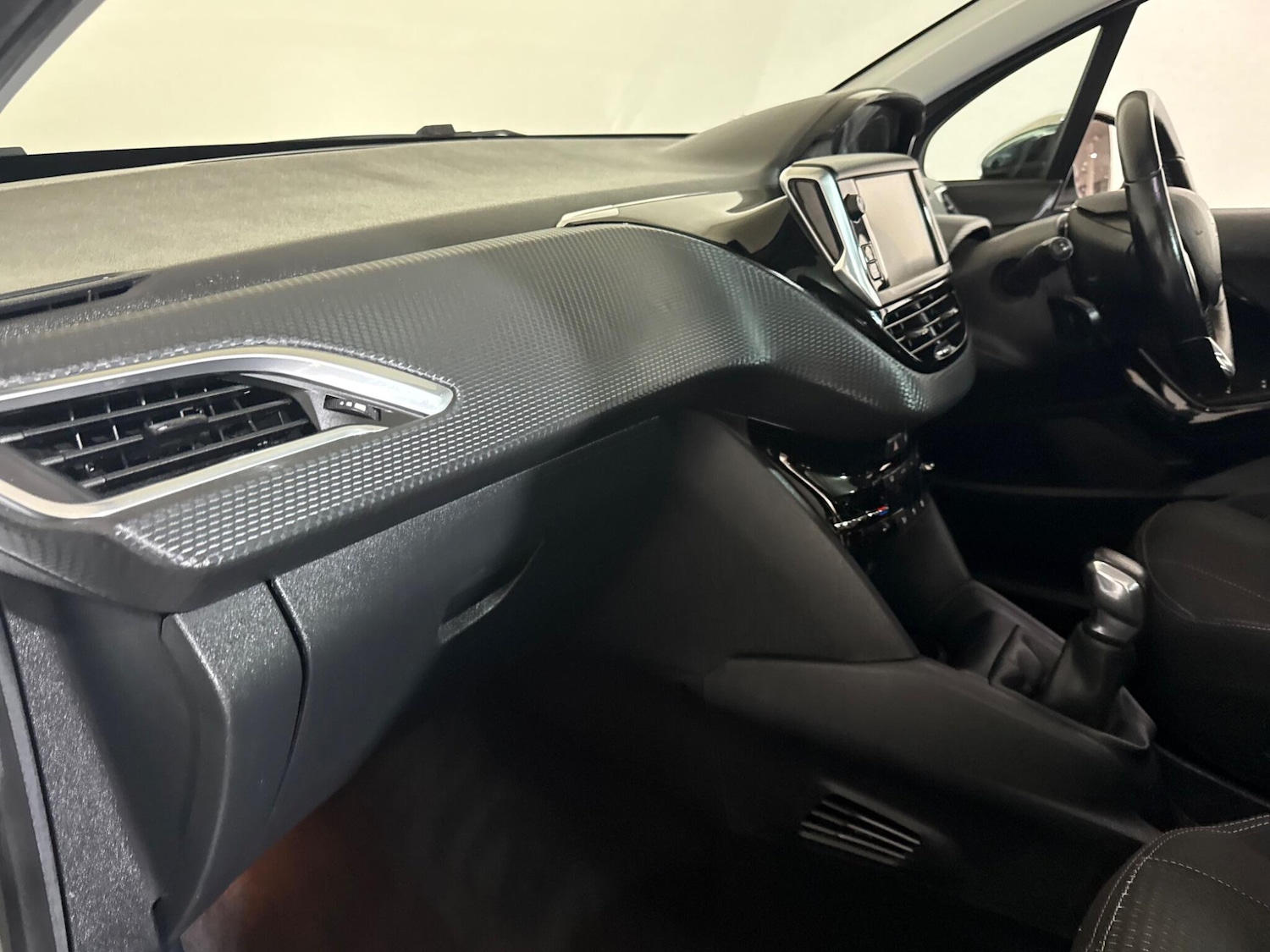 Used Peugeot 208 2018 for sale - 76360859: Photo 73