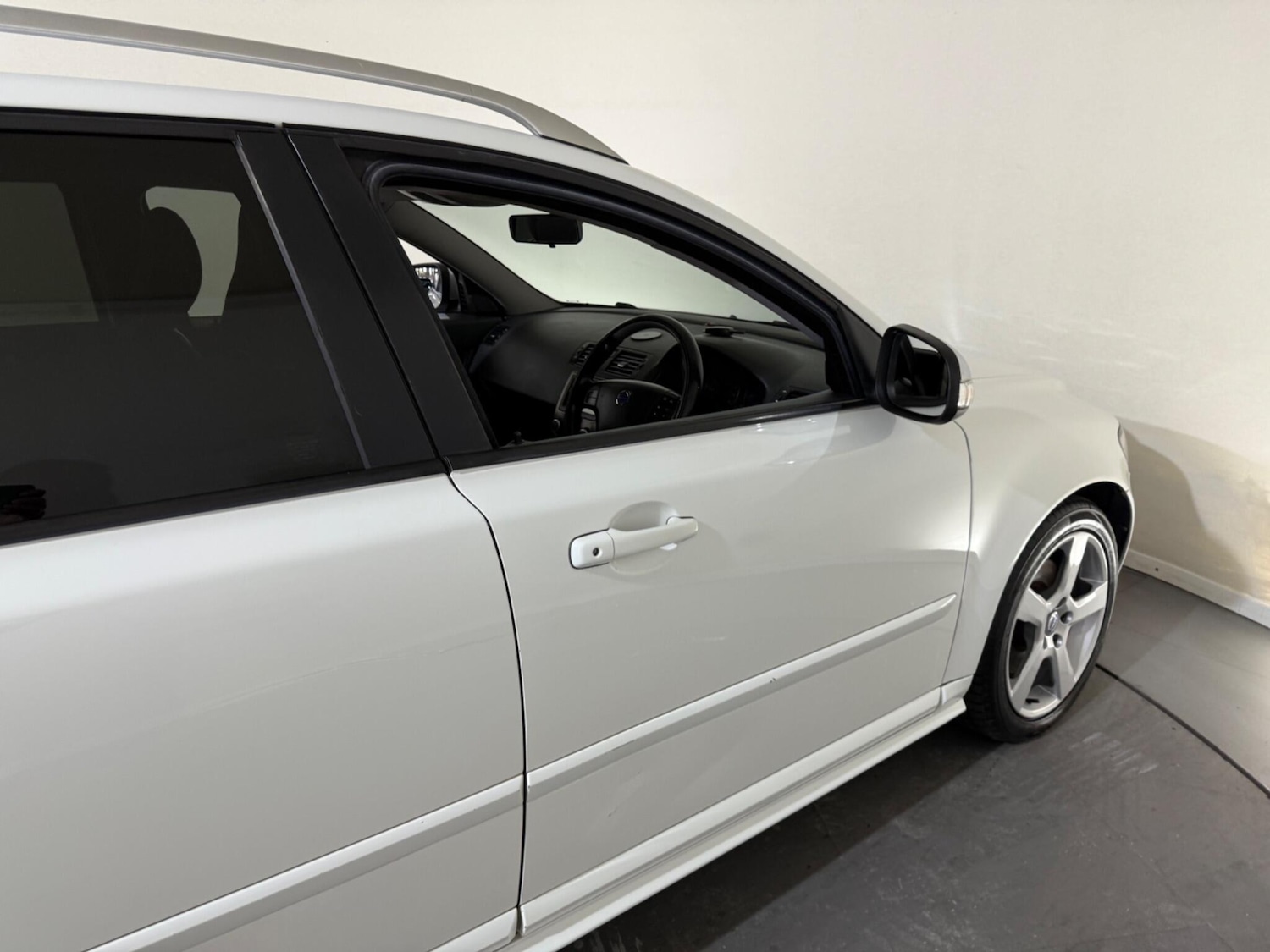 Used Volvo V50 2012 for sale - 76409584: Photo 16