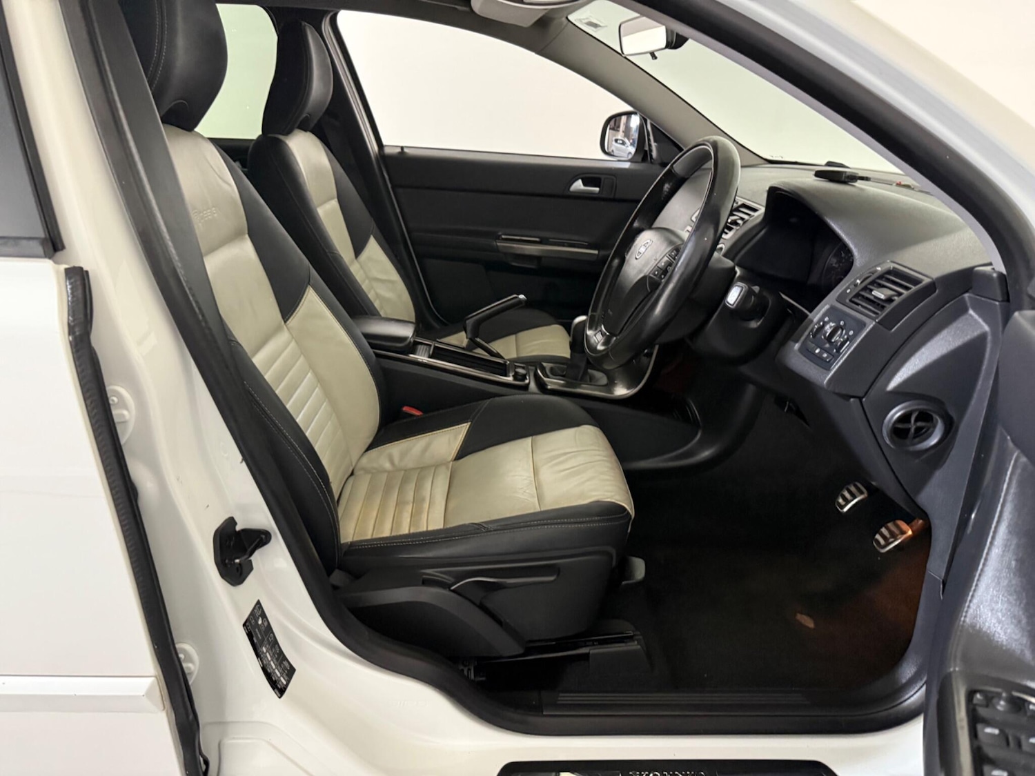 Used Volvo V50 2012 for sale - 76409584: Photo 22