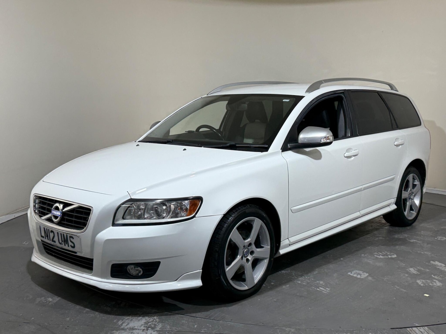 Used Volvo V50 2012 for sale - 76409584: Photo 3
