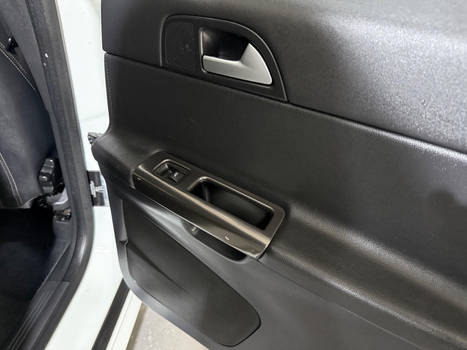 Used Volvo V50 2012 for sale - 76409584: Photo 41