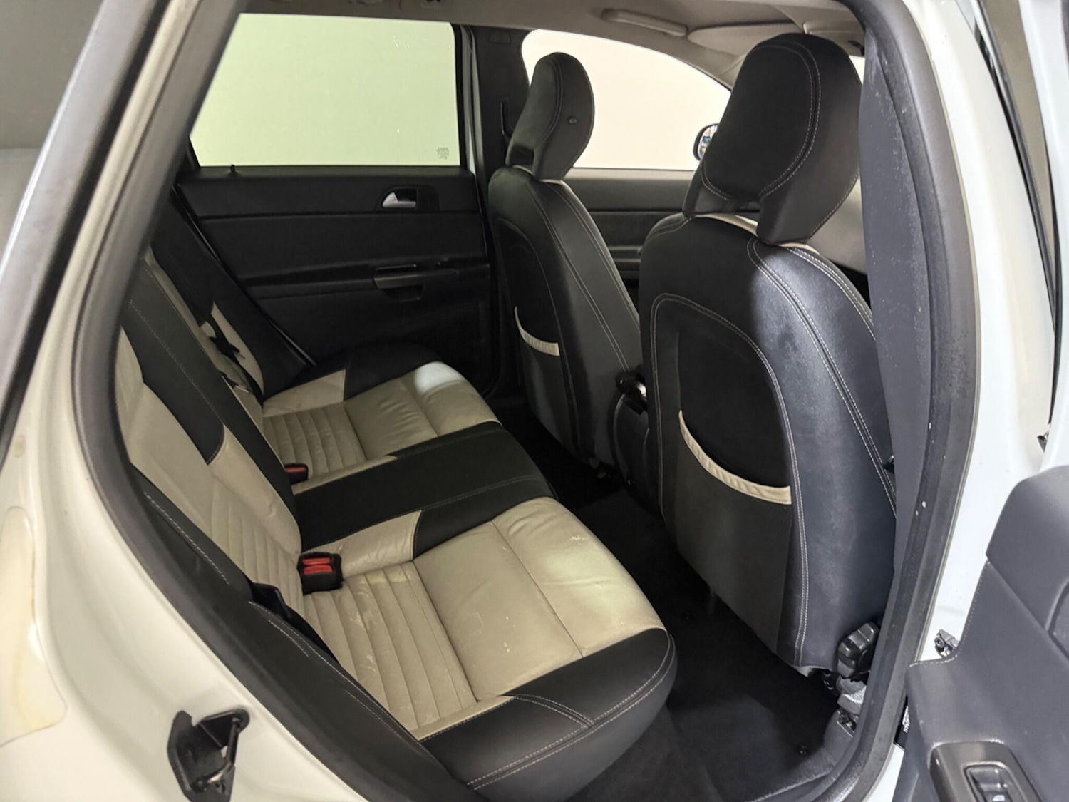 Used Volvo V50 2012 for sale - 76409584: Photo 45