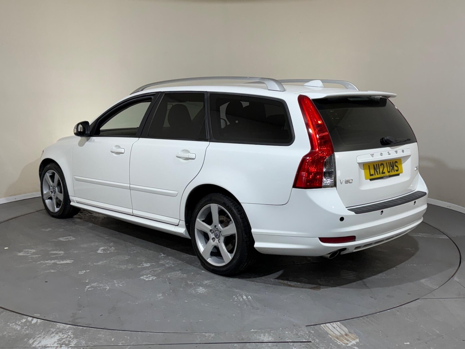 Used Volvo V50 2012 for sale - 76409584: Photo 5
