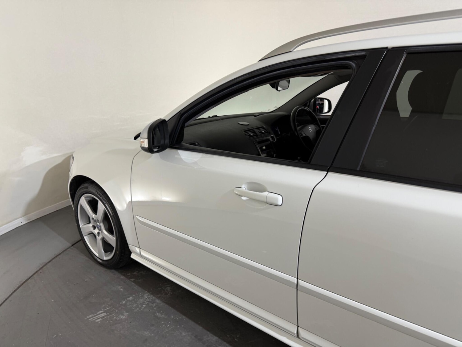 Used Volvo V50 2012 for sale - 76409584: Photo 51