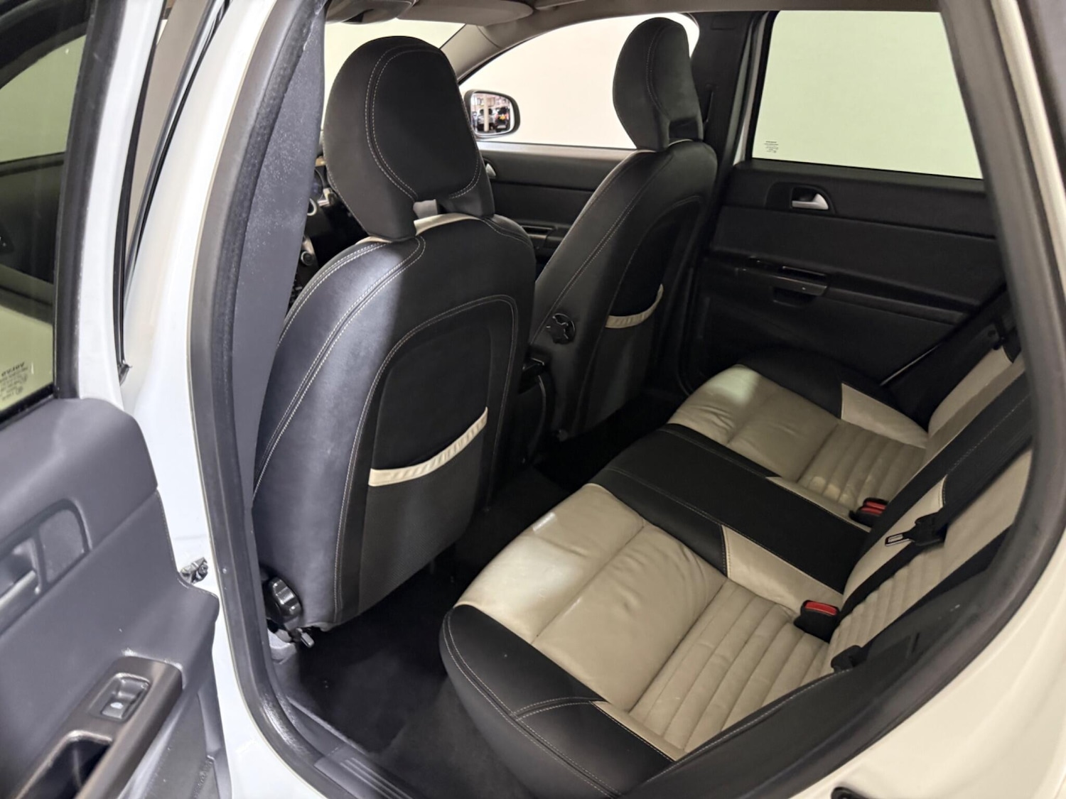 Used Volvo V50 2012 for sale - 76409584: Photo 59