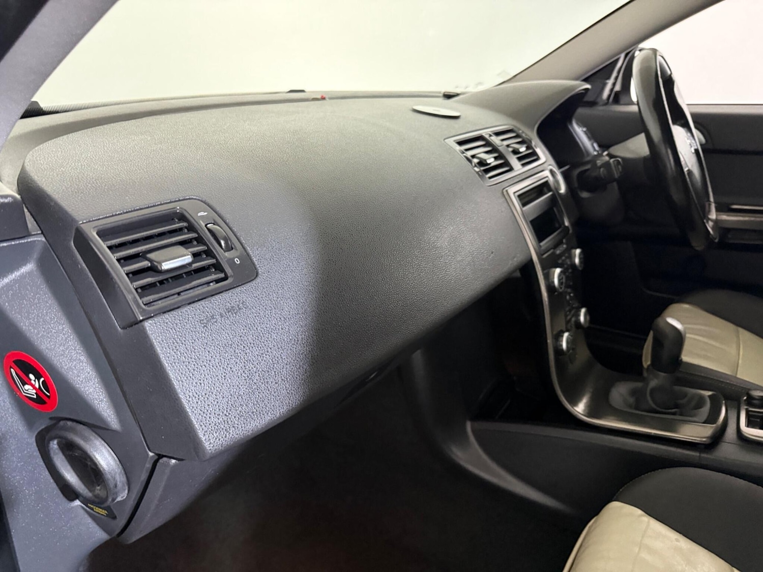 Used Volvo V50 2012 for sale - 76409584: Photo 68