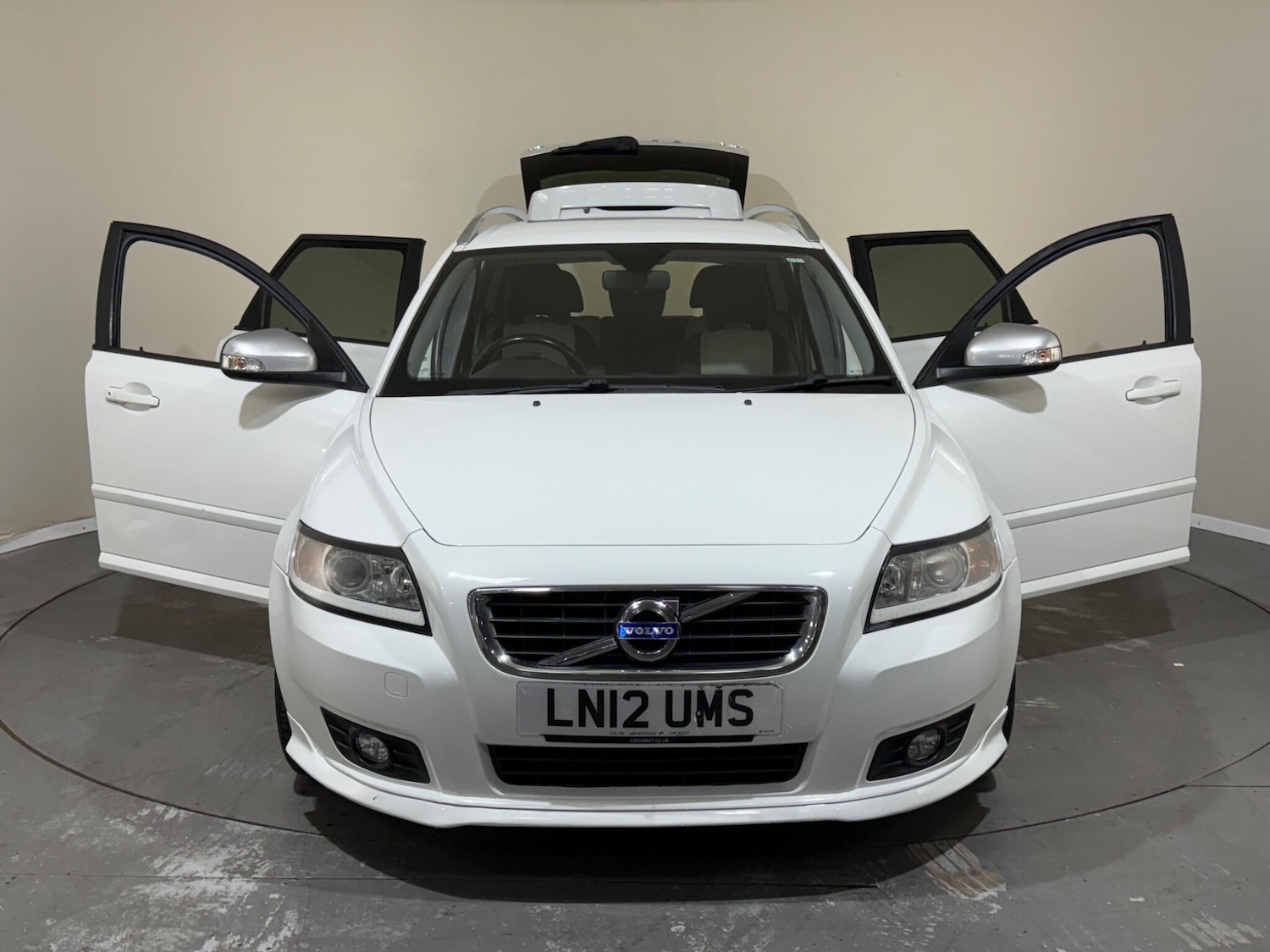 Used Volvo V50 2012 for sale - 76409584: Photo 9