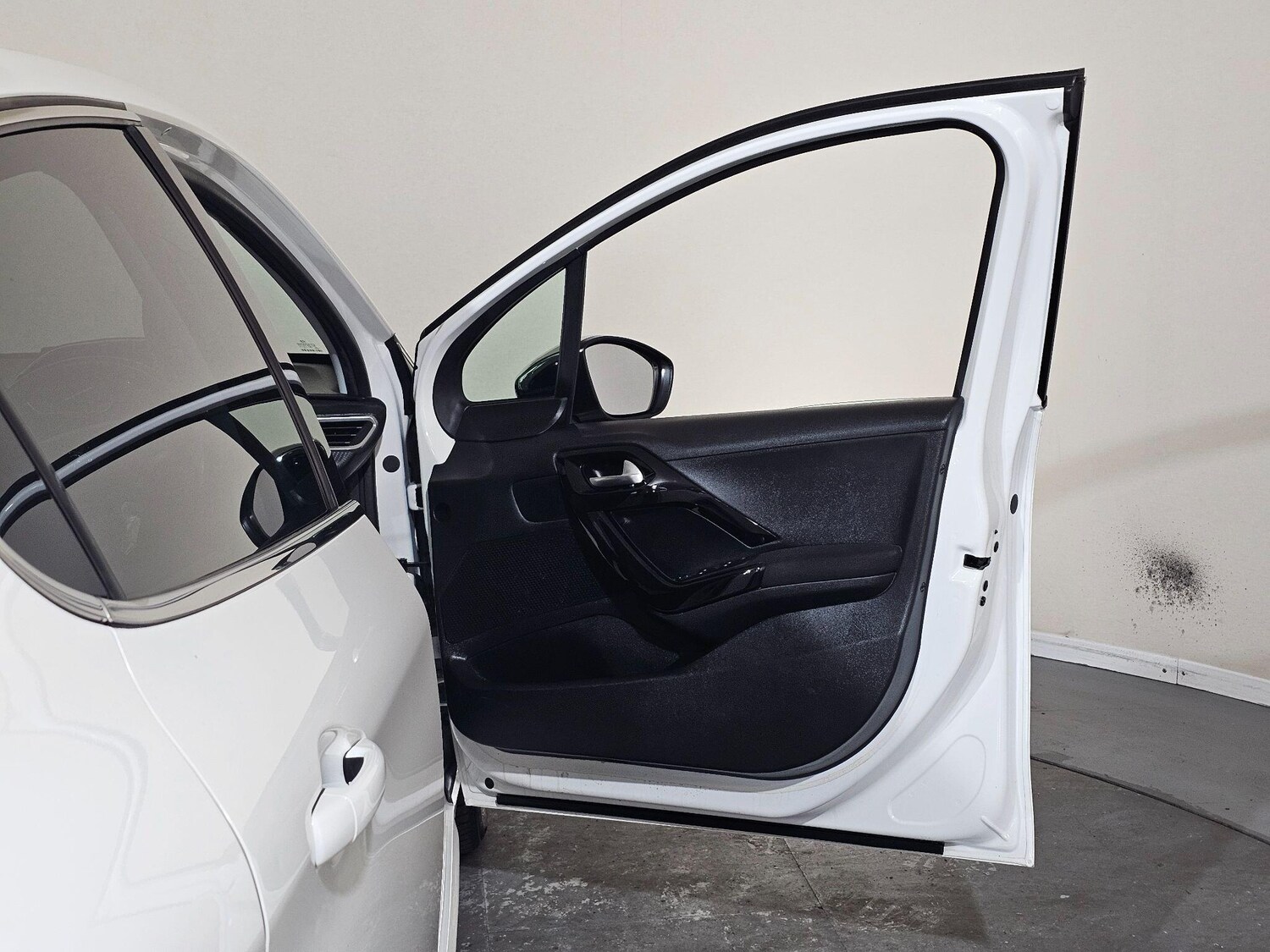 Used Peugeot 208 2019 for sale - 76549463: Photo 19