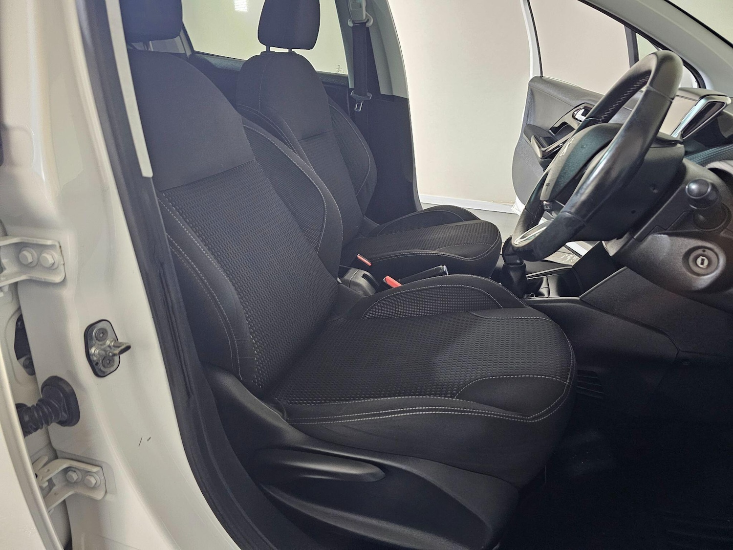 Used Peugeot 208 2019 for sale - 76549463: Photo 21