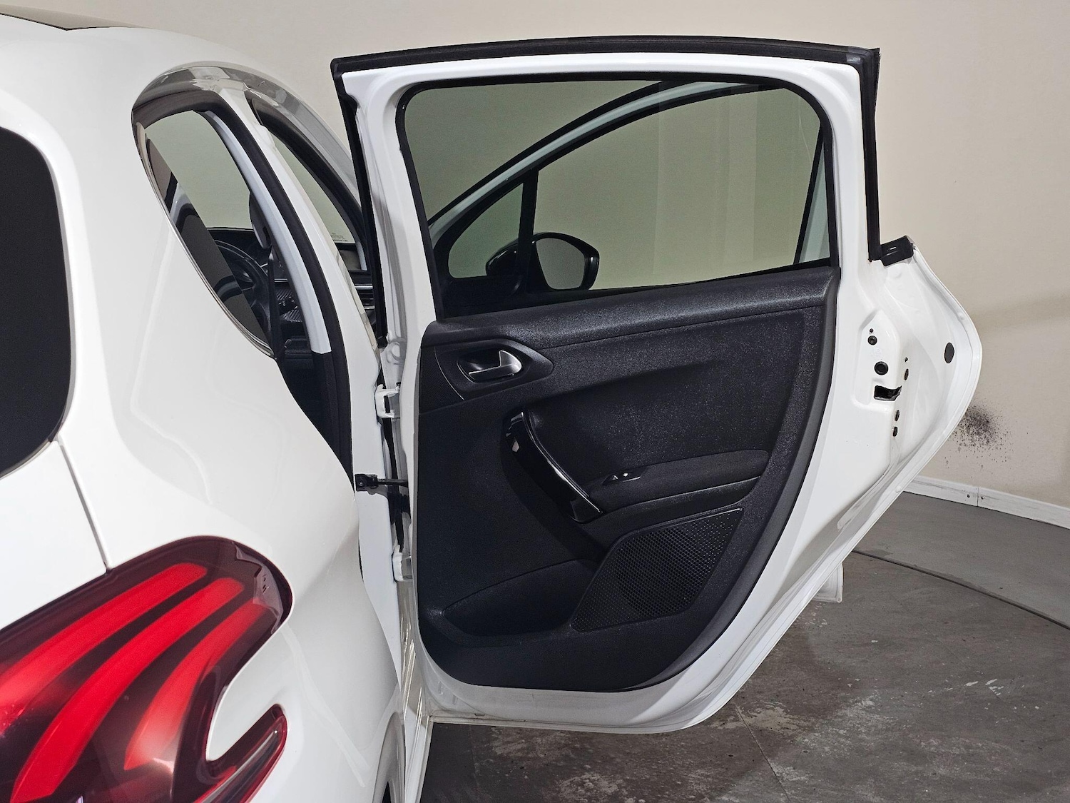 Used Peugeot 208 2019 for sale - 76549463: Photo 25