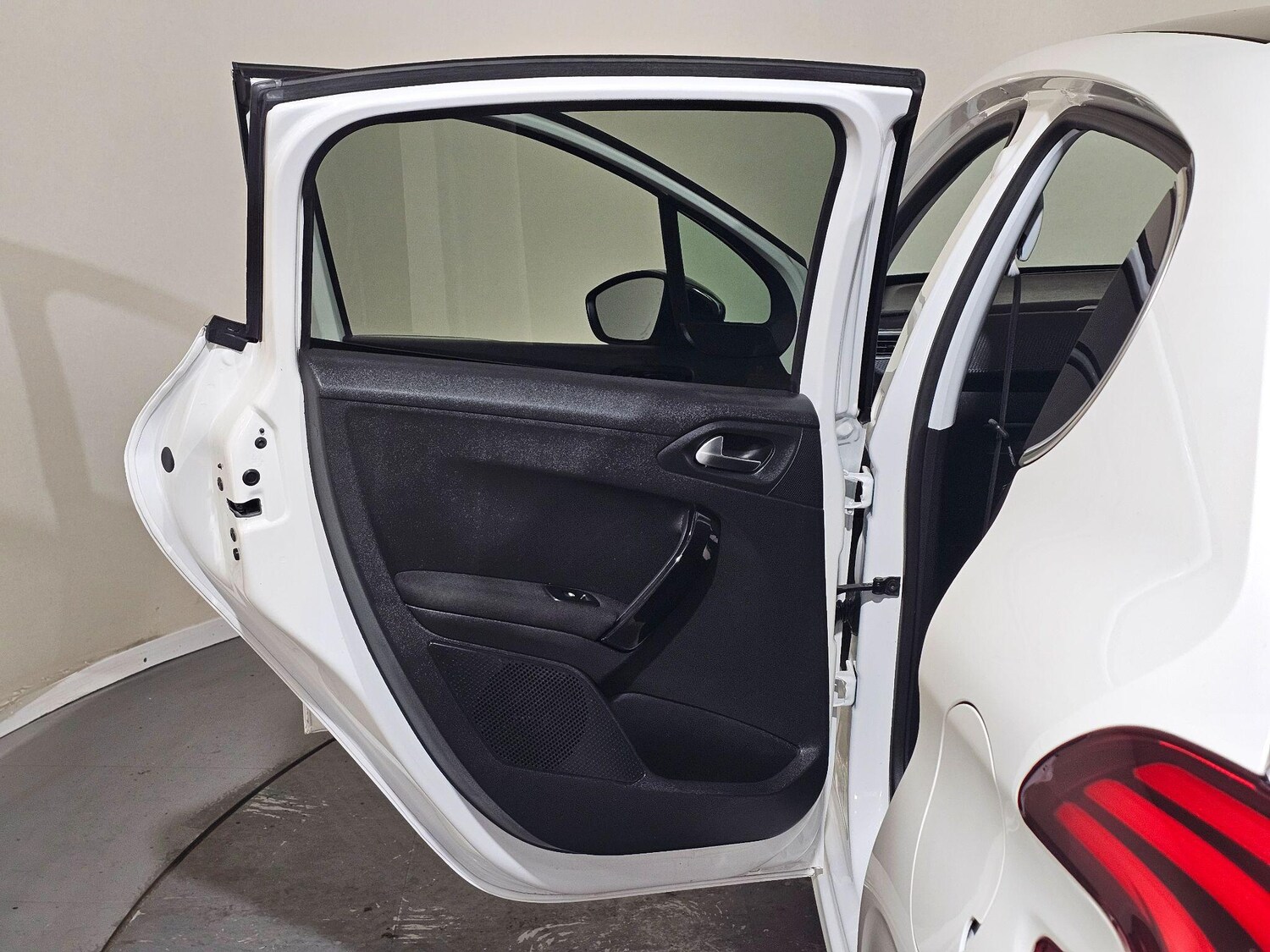 Used Peugeot 208 2019 for sale - 76549463: Photo 28