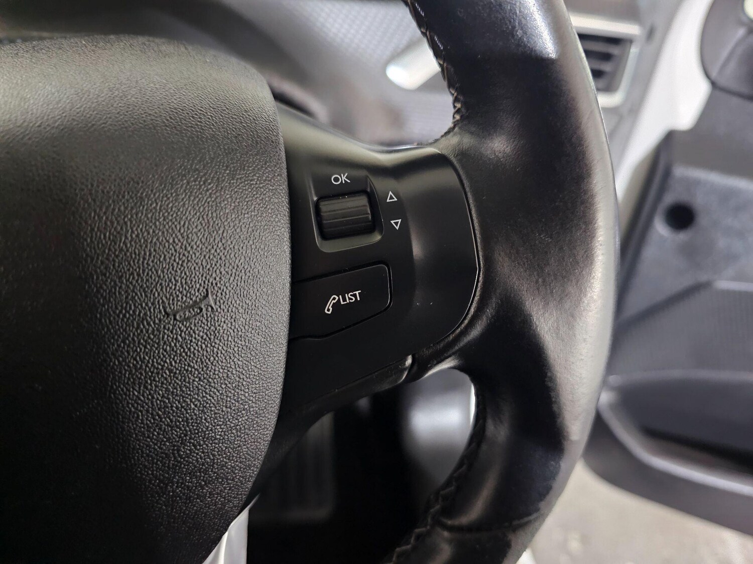 Used Peugeot 208 2019 for sale - 76549463: Photo 37