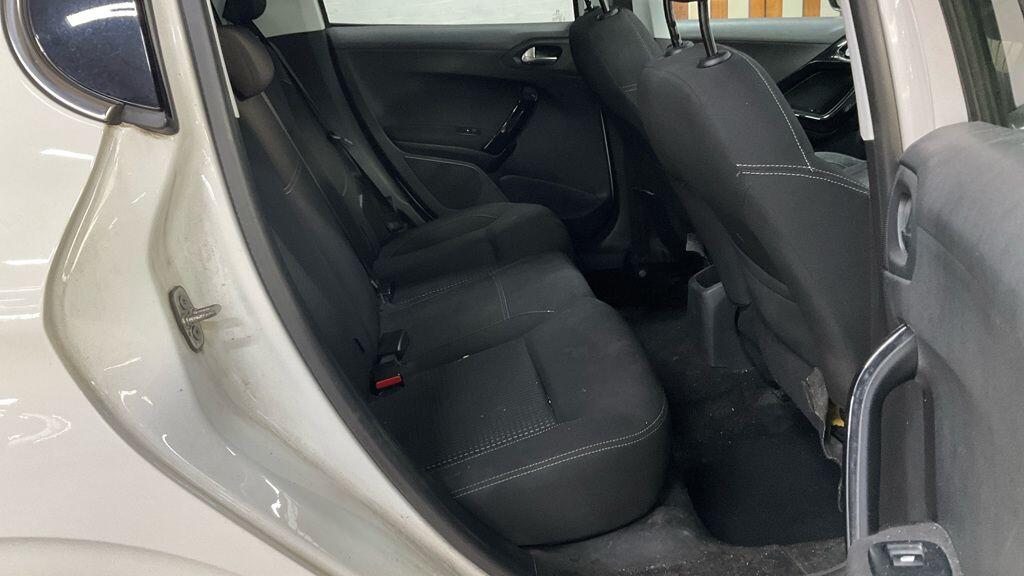 Used Peugeot 208 2019 for sale - 76549463: Photo 8
