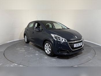 Peugeot - 208