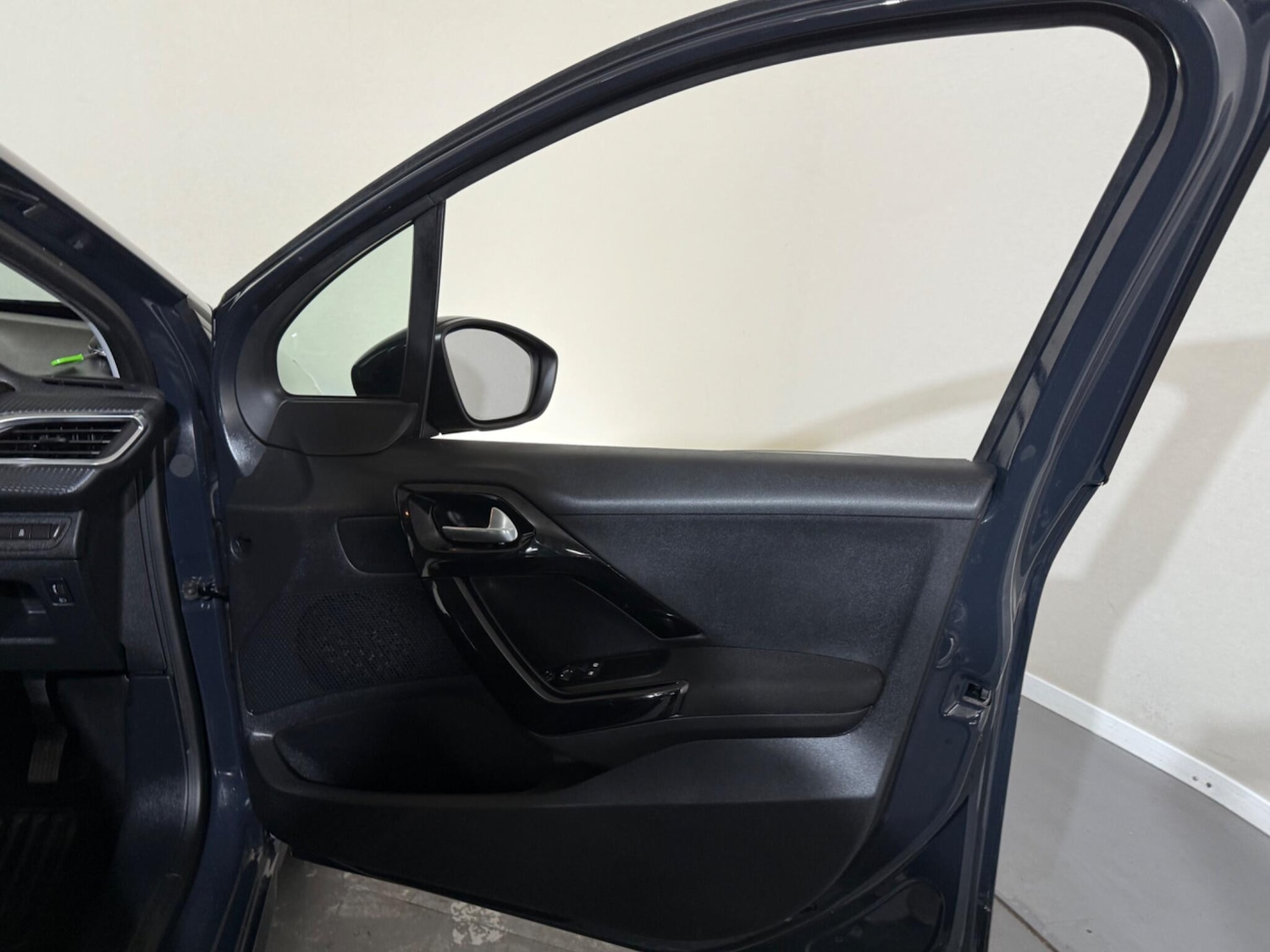 Used Peugeot 208 2016 for sale - 76409208: Photo 20