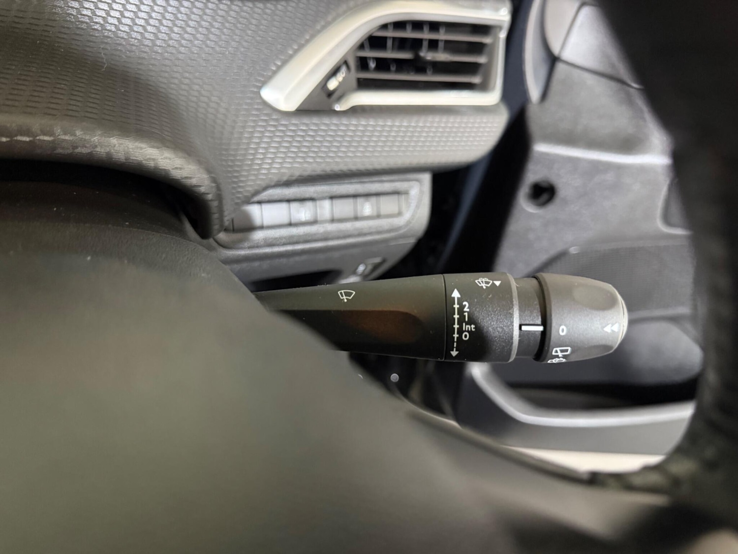 Used Peugeot 208 2016 for sale - 76409208: Photo 28