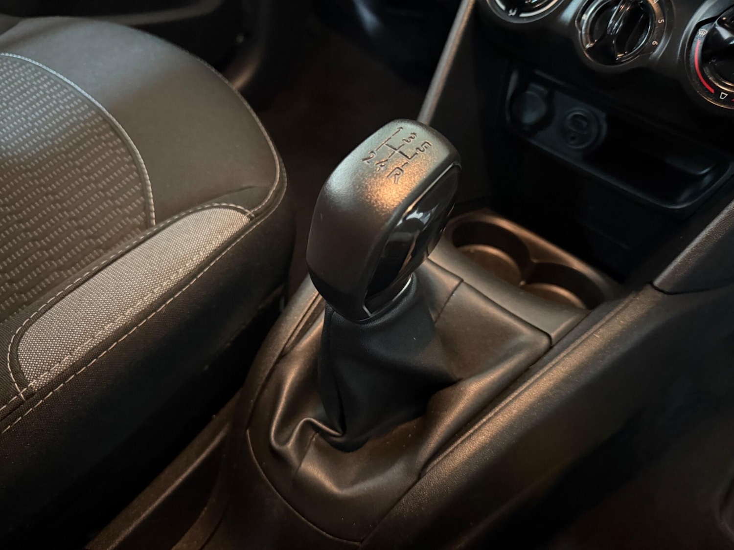 Used Peugeot 208 2016 for sale - 76409208: Photo 41