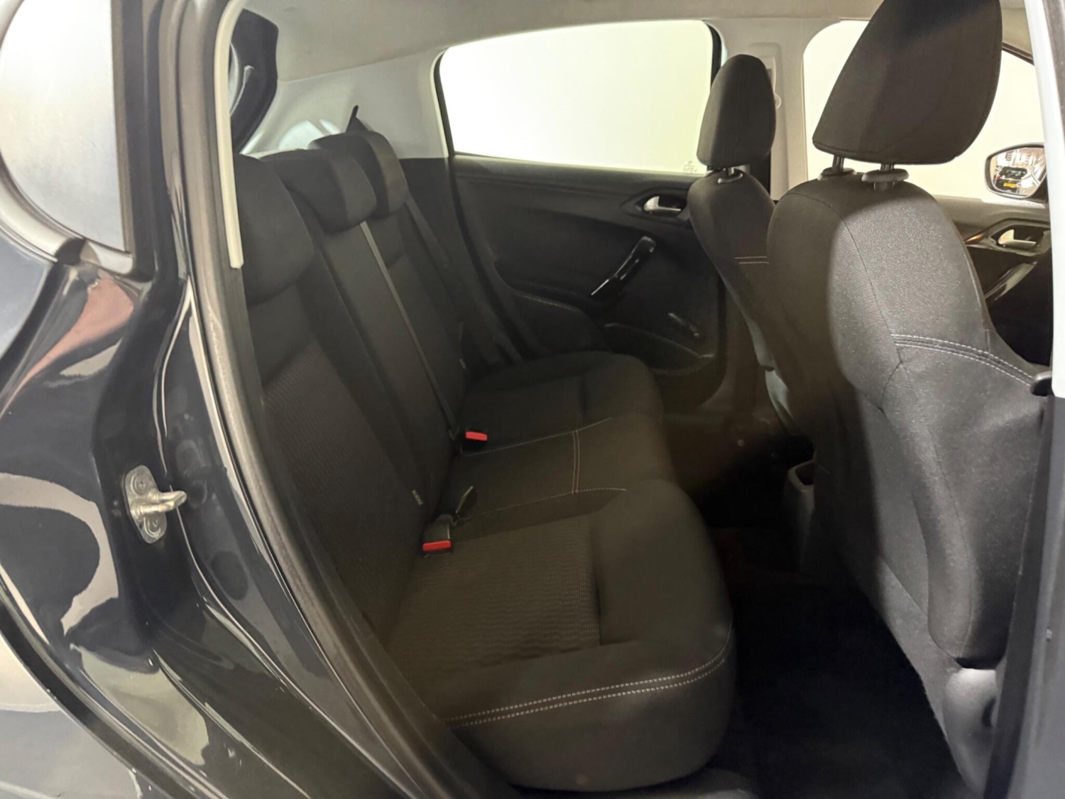 Used Peugeot 208 2016 for sale - 76409208: Photo 46