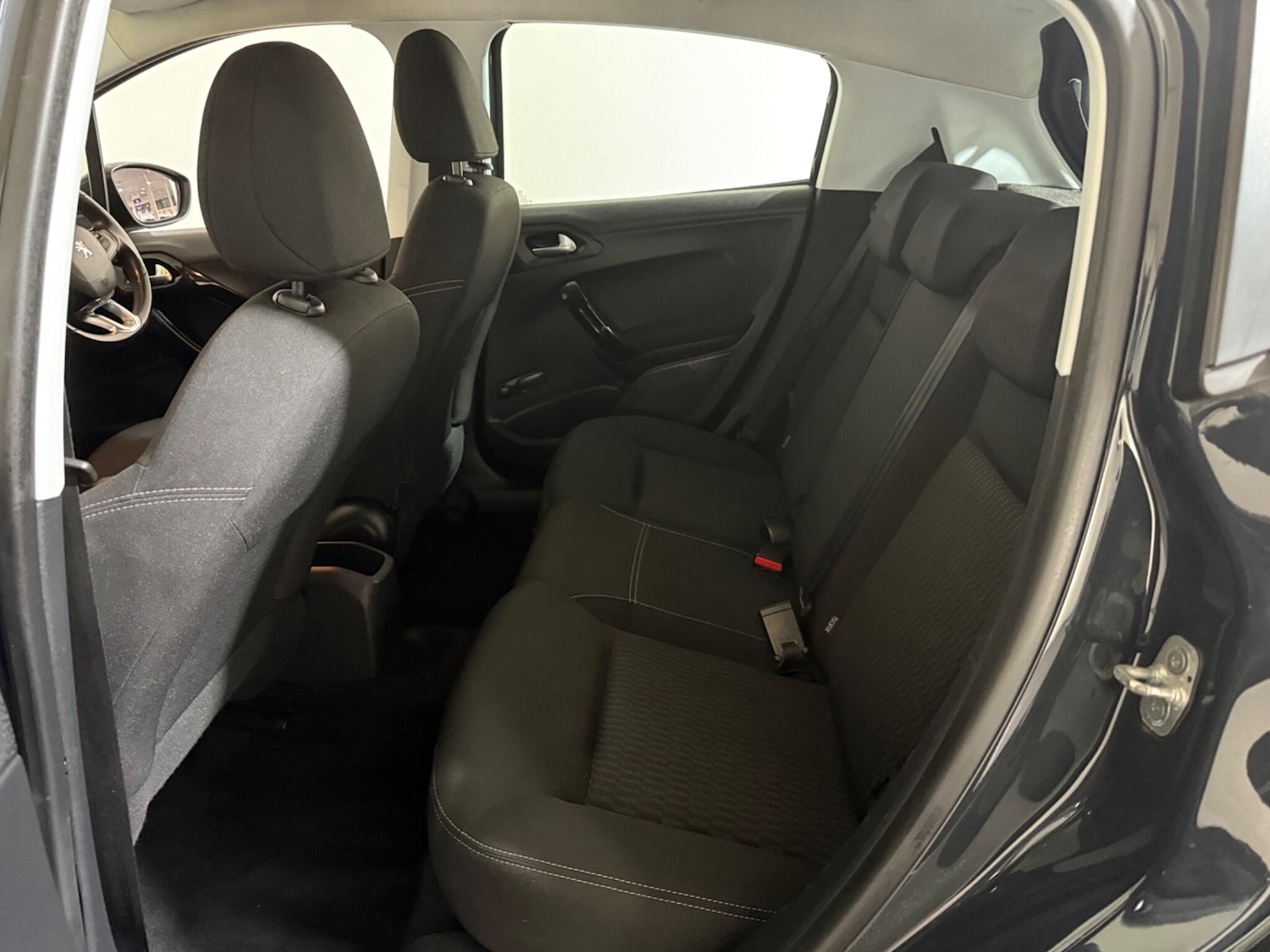 Used Peugeot 208 2016 for sale - 76409208: Photo 60