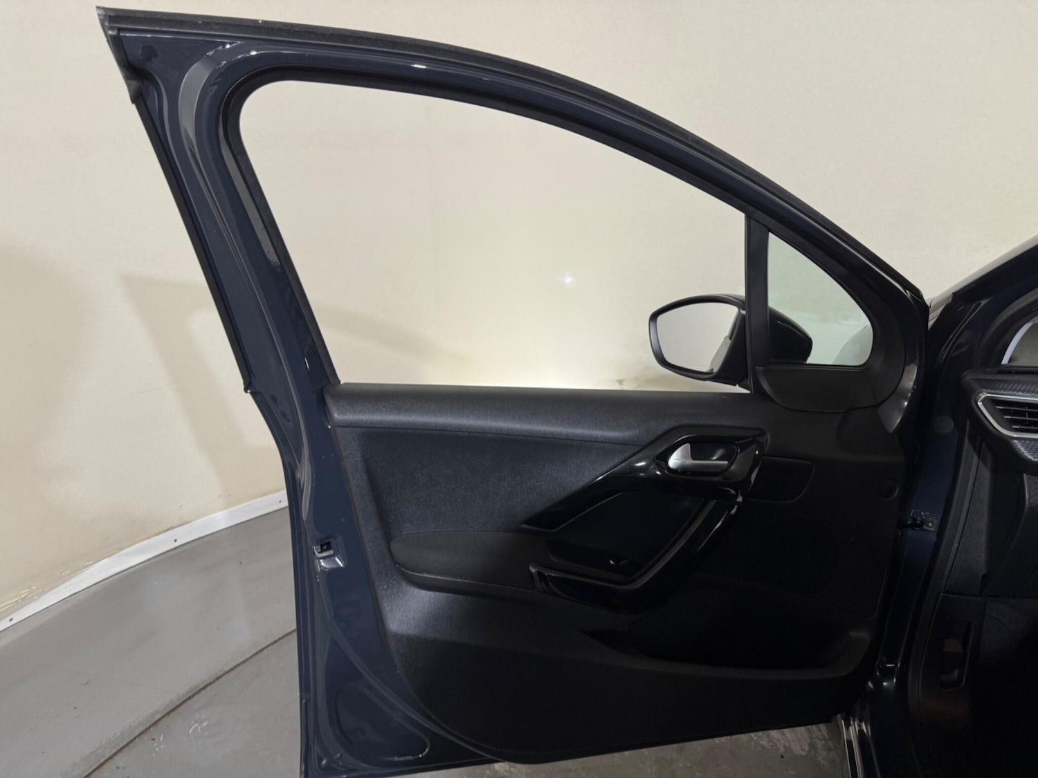 Used Peugeot 208 2016 for sale - 76409208: Photo 64