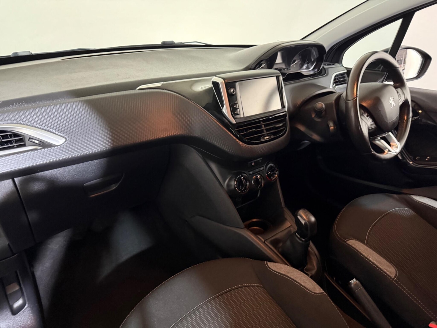 Used Peugeot 208 2016 for sale - 76409208: Photo 68