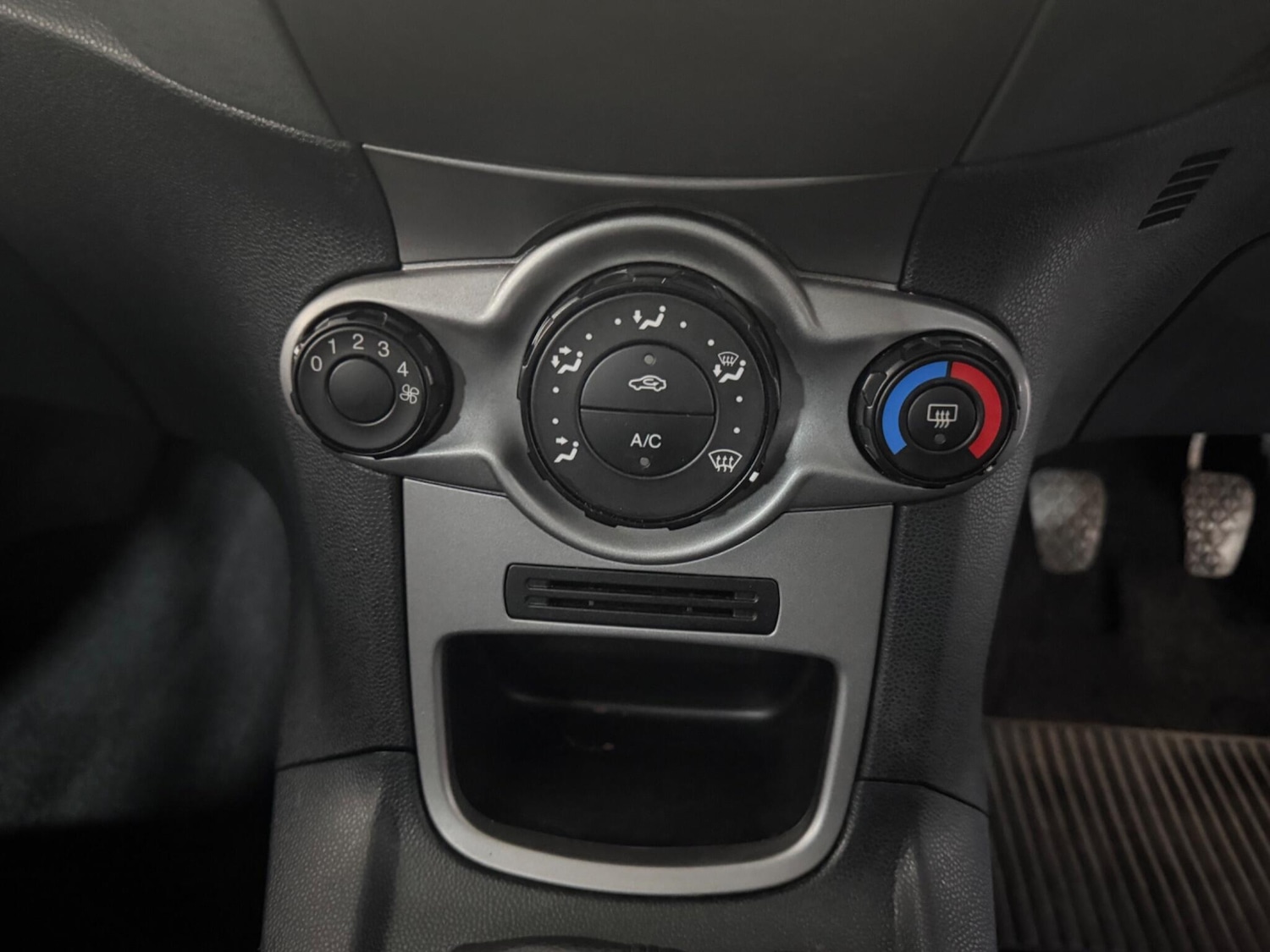 Used Ford Fiesta 2010 for sale - 77016782: Photo 36