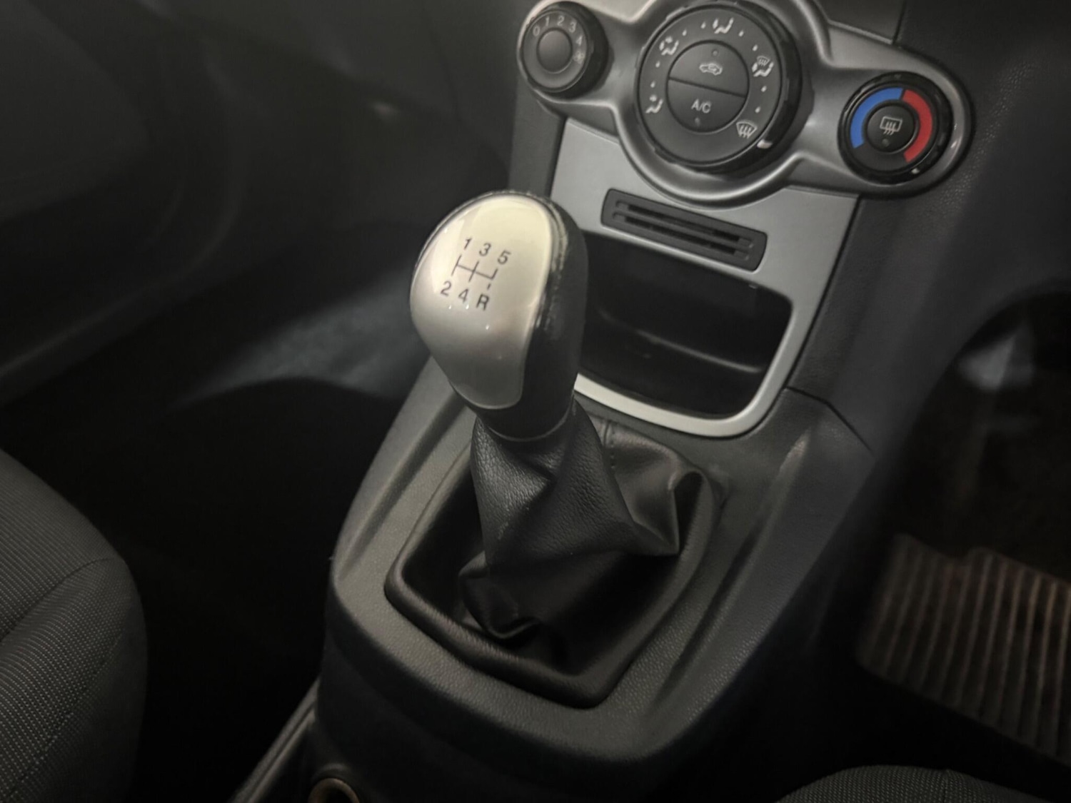 Used Ford Fiesta 2010 for sale - 77016782: Photo 37