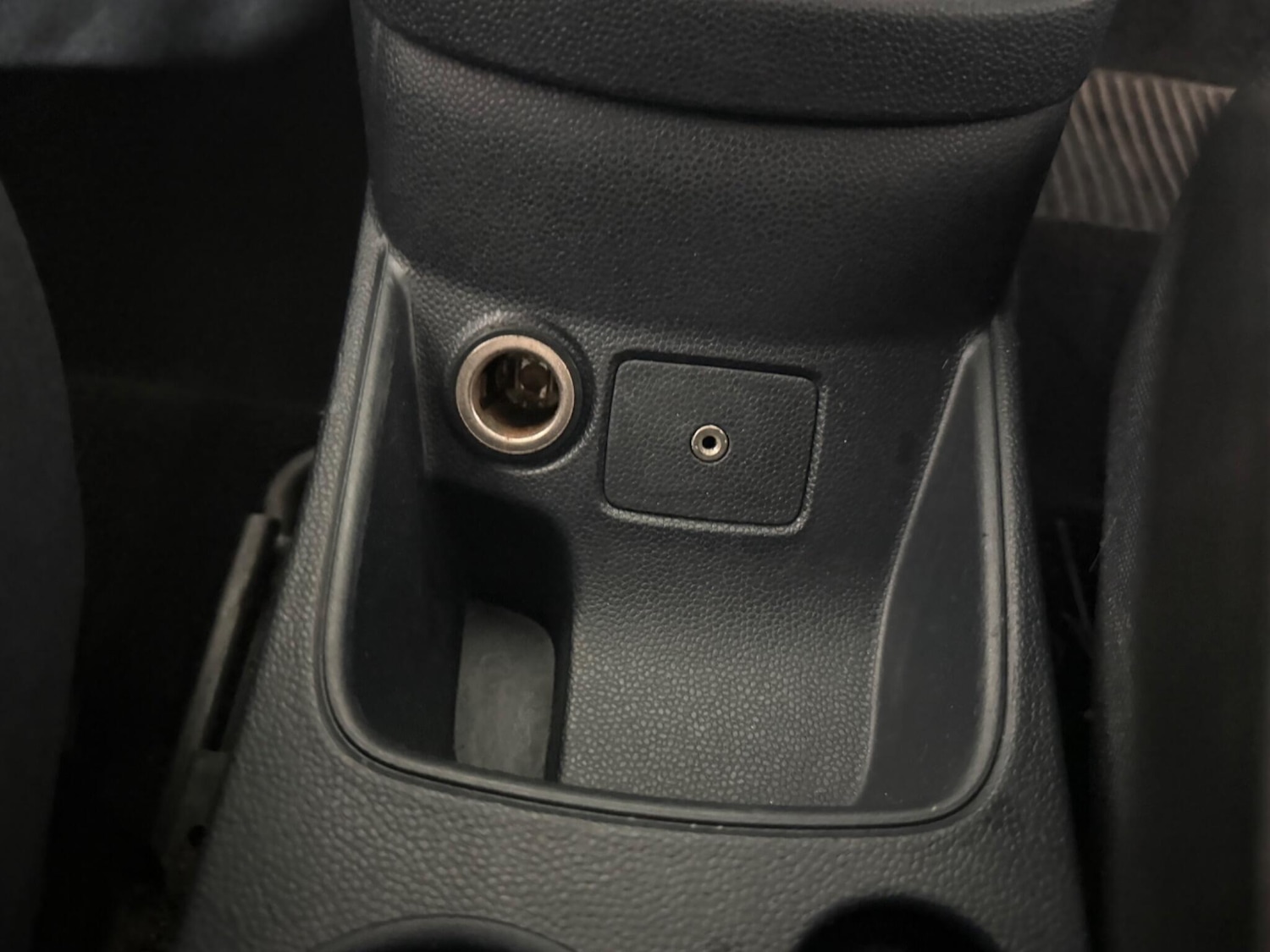 Used Ford Fiesta 2010 for sale - 77016782: Photo 38