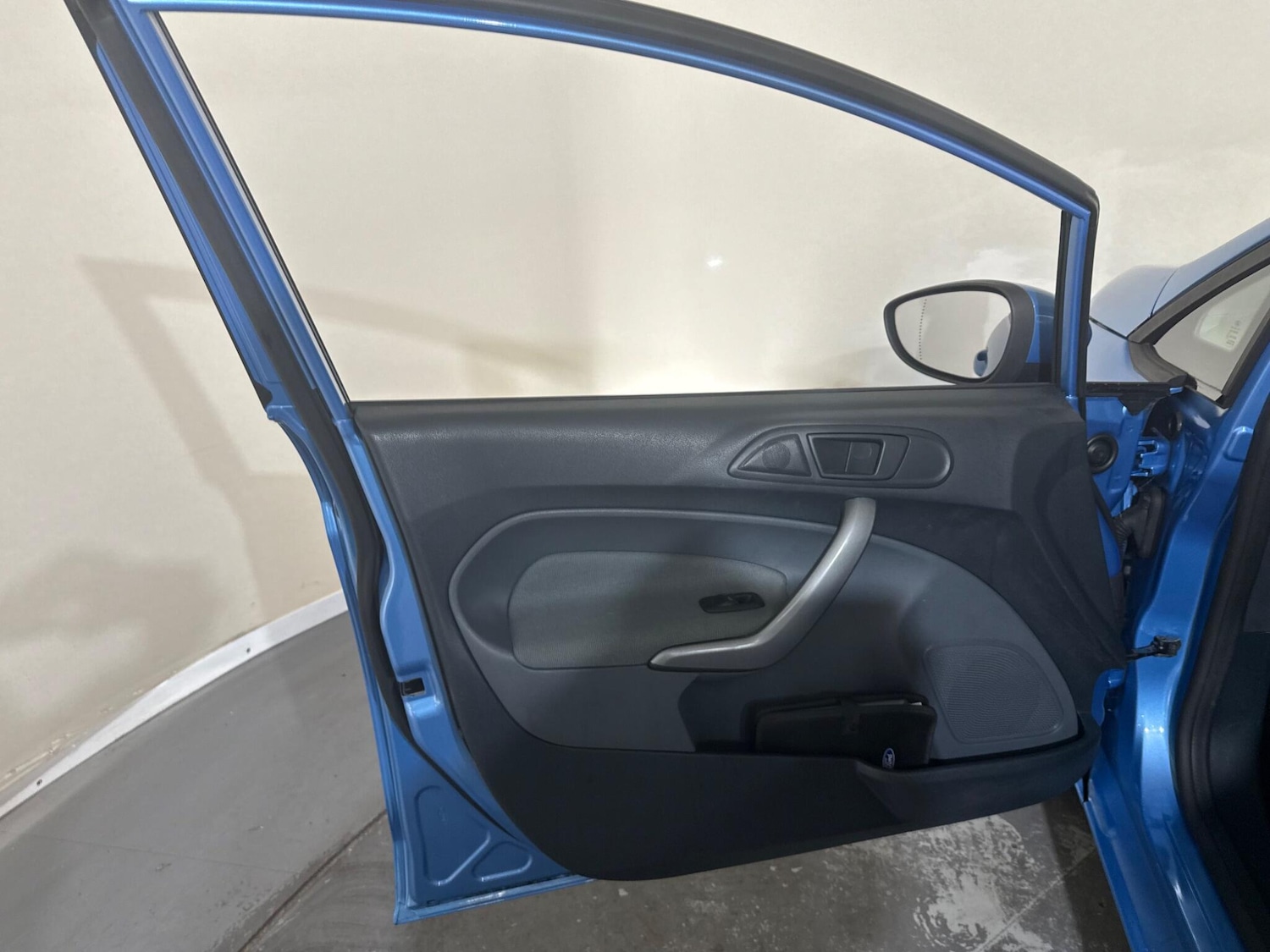 Used Ford Fiesta 2010 for sale - 77016782: Photo 60