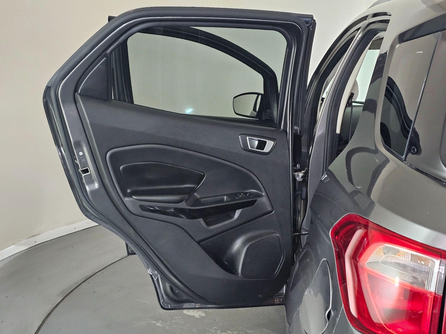 Used Ford Ecosport 2019 for sale - 76409377: Photo 32