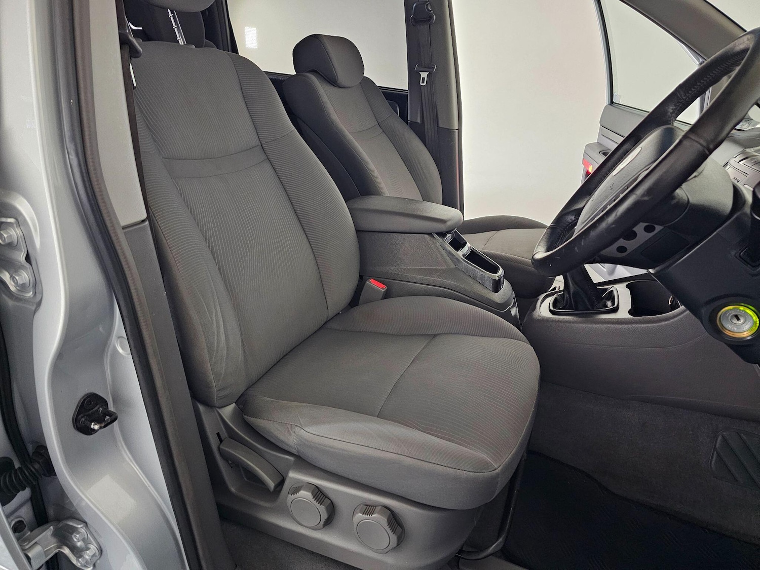 Used Ssangyong Turismo 2014 for sale - 76409368: Photo 23