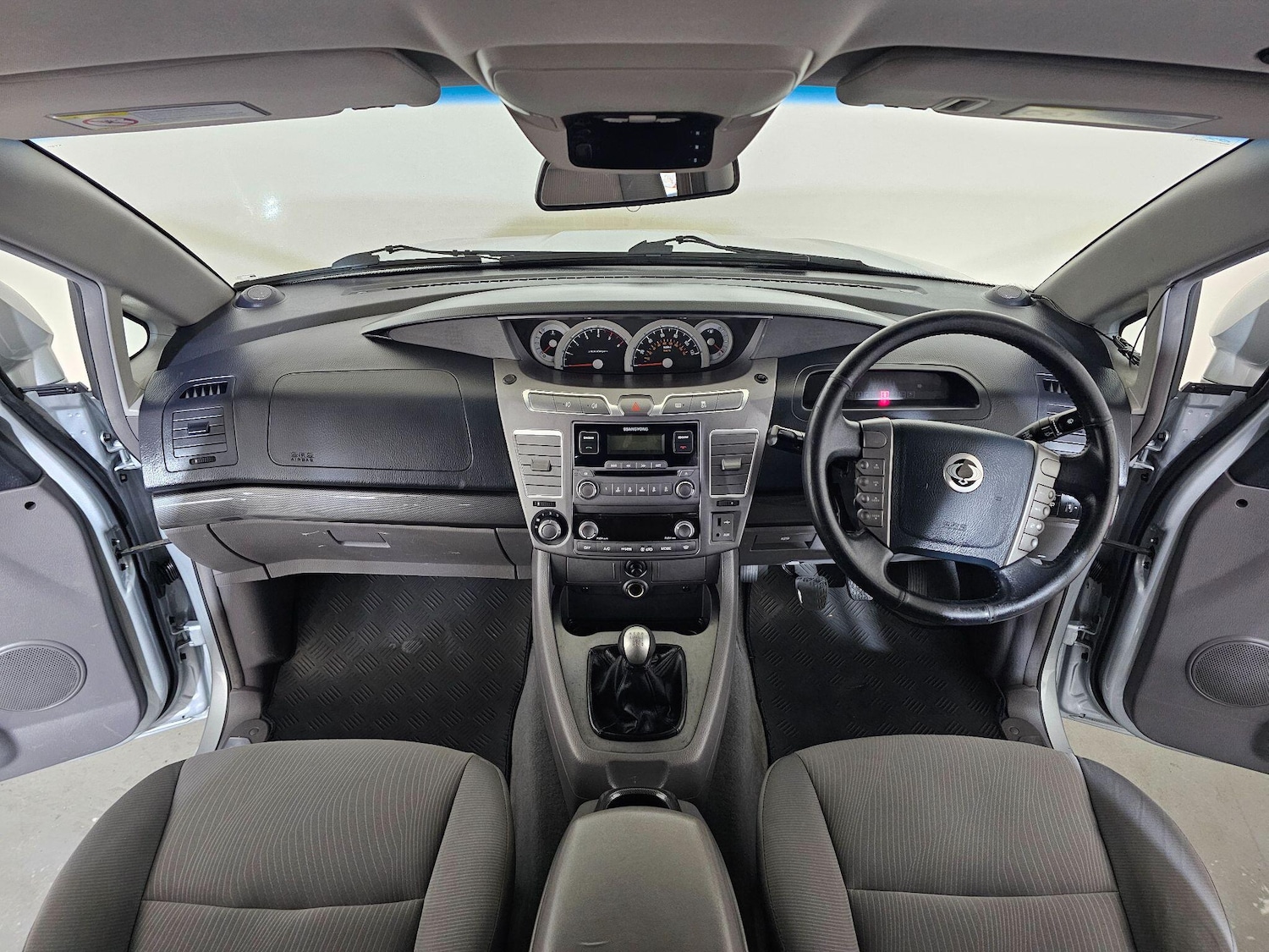 Used Ssangyong Turismo 2014 for sale - 76409368: Photo 33