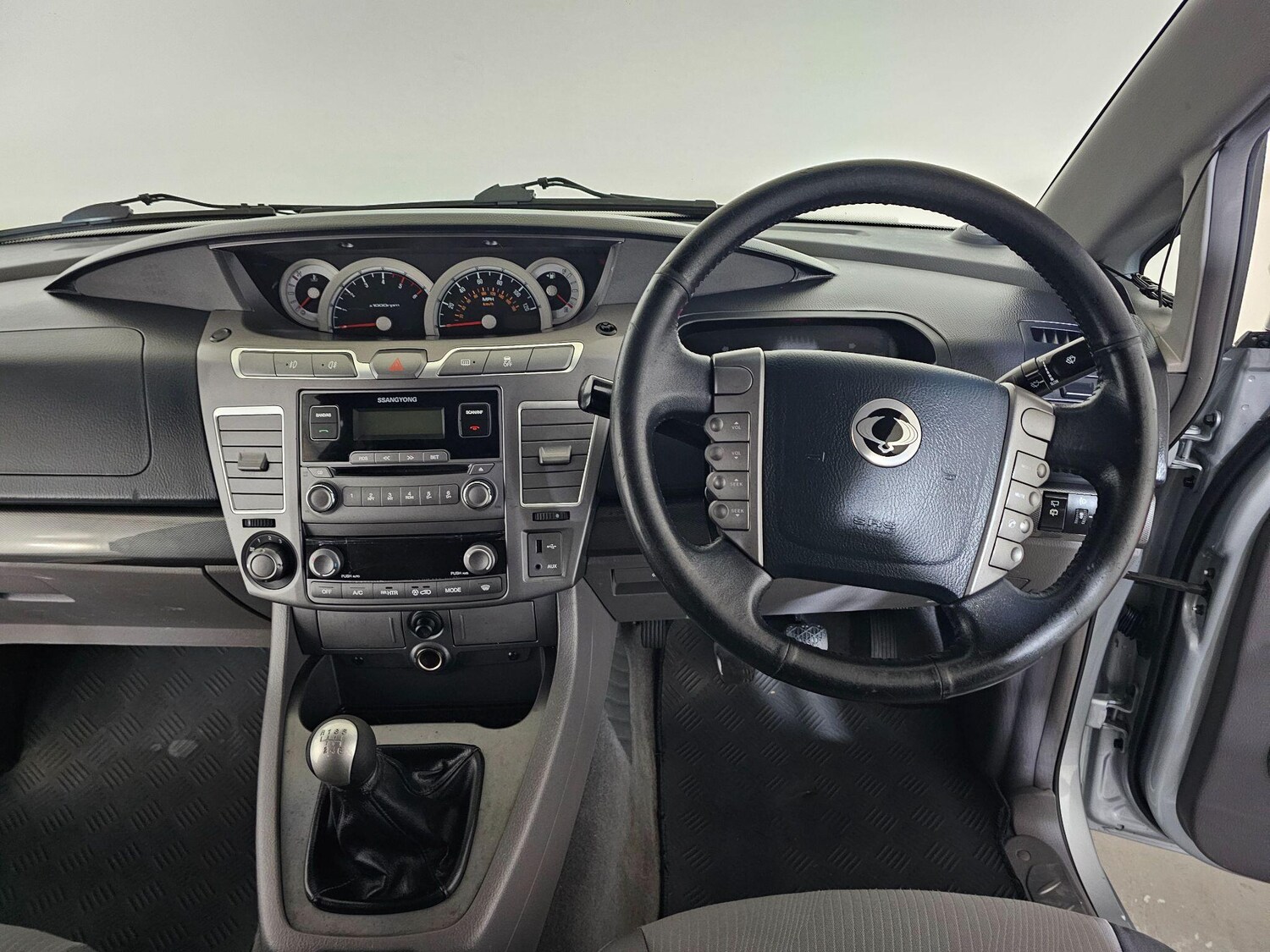 Used Ssangyong Turismo 2014 for sale - 76409368: Photo 34