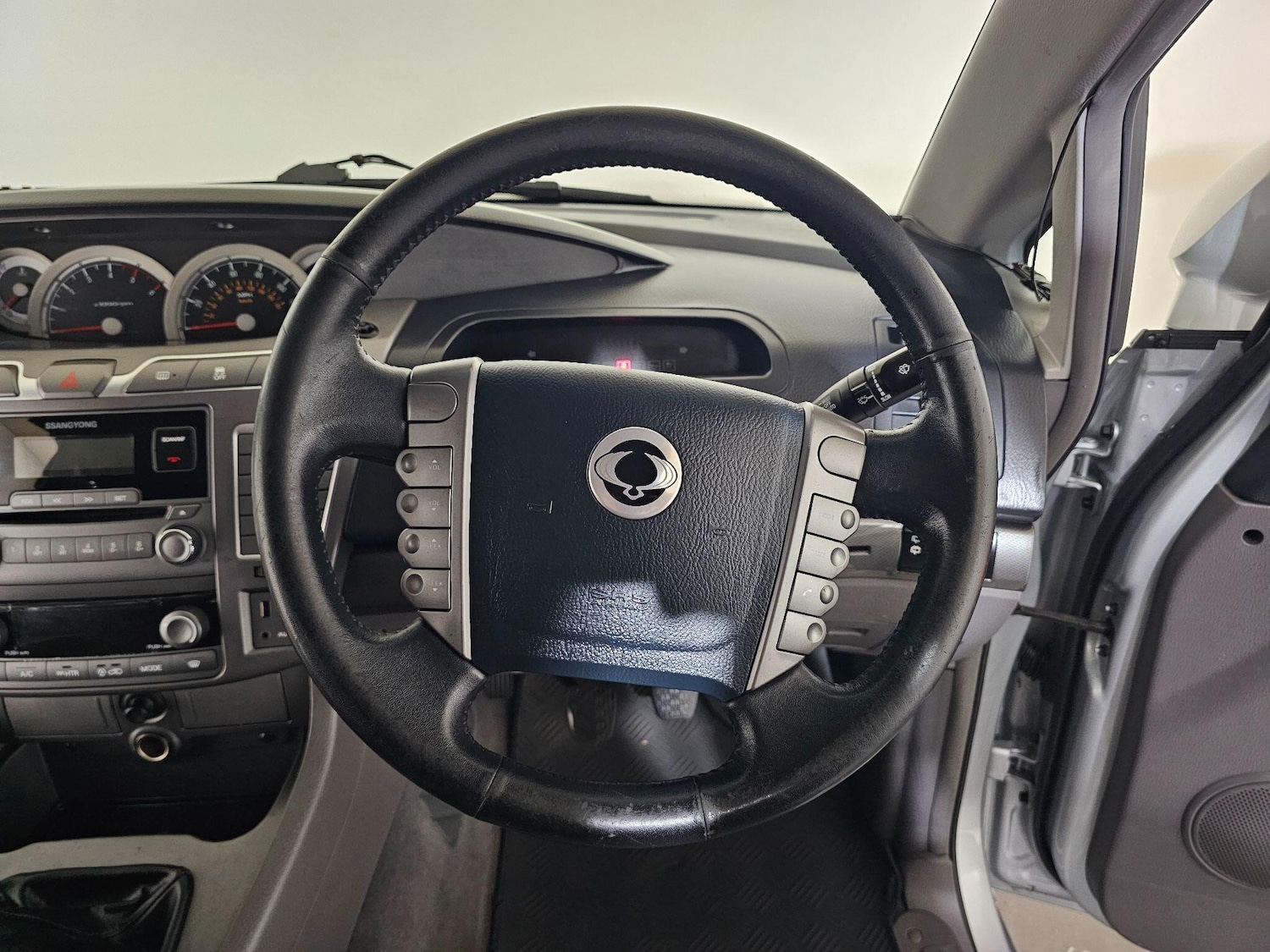 Used Ssangyong Turismo 2014 for sale - 76409368: Photo 35