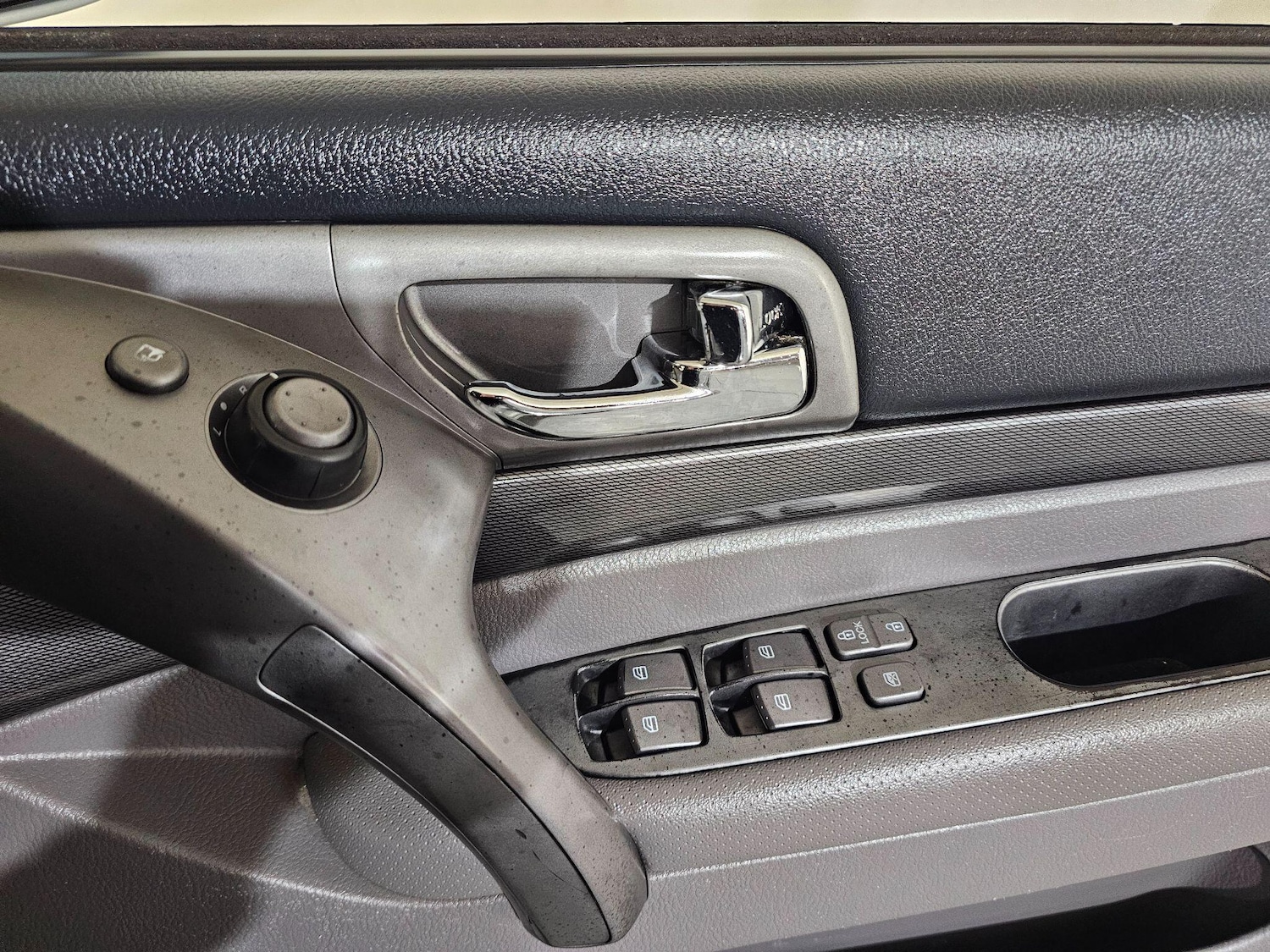 Used Ssangyong Turismo 2014 for sale - 76409368: Photo 42