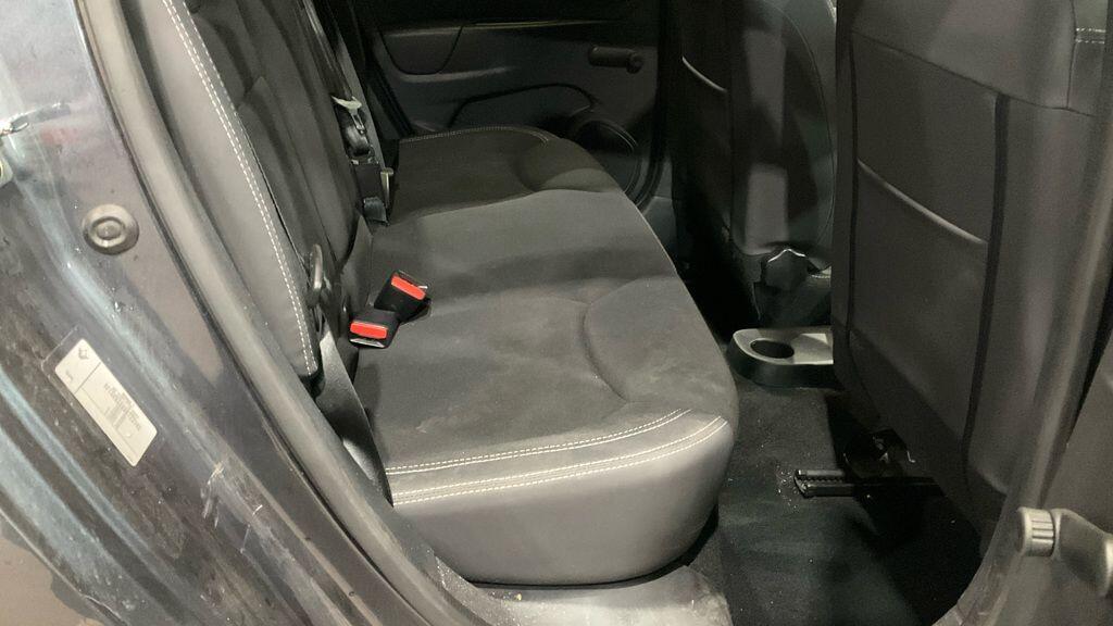 Used Renault Clio for sale - 76409362: Photo 8