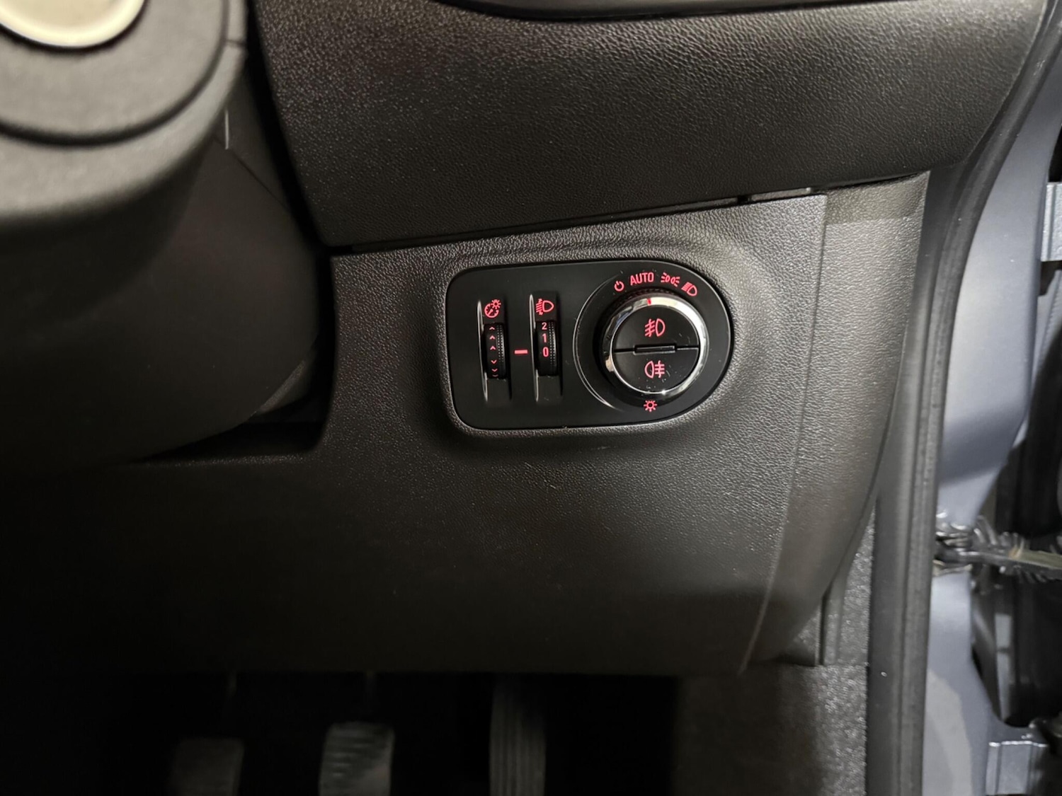 Used Vauxhall Corsa 2015 for sale - 76898670: Photo 25