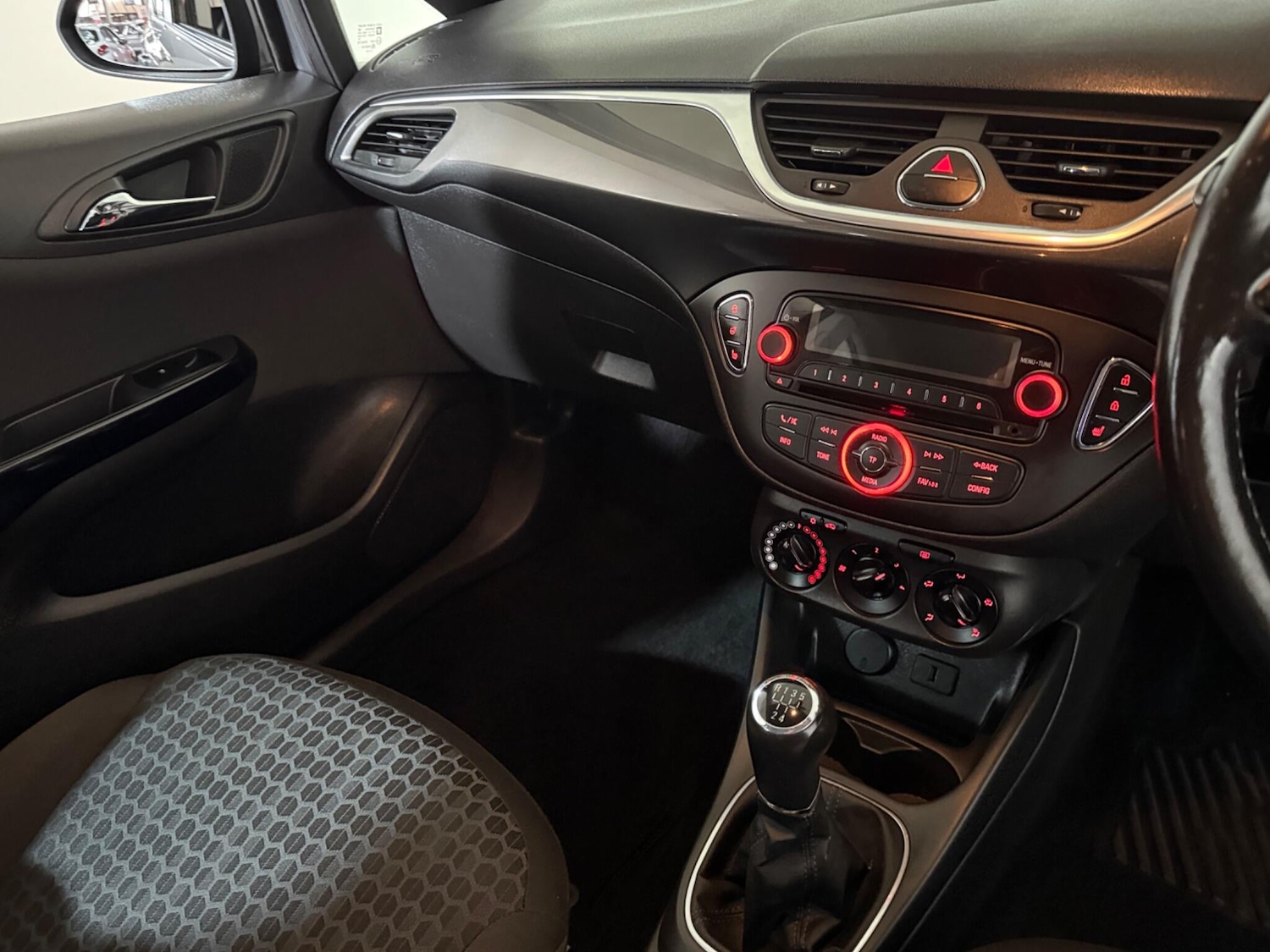 Used Vauxhall Corsa 2015 for sale - 76898670: Photo 32