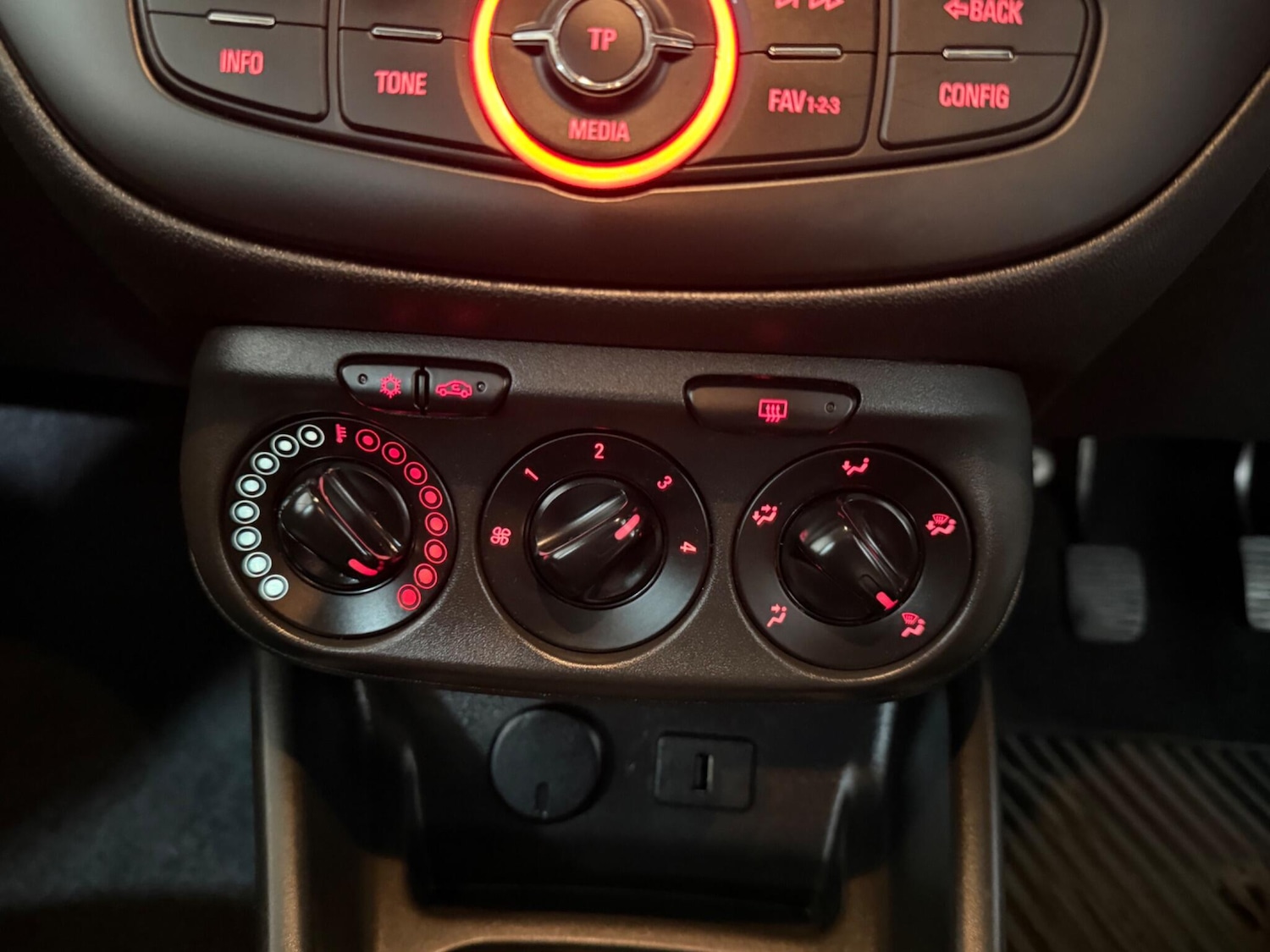 Used Vauxhall Corsa 2015 for sale - 76898670: Photo 37