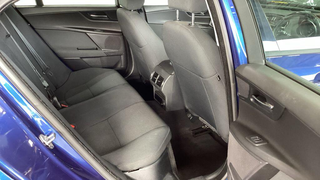 Used Jaguar XE 2016 for sale - 76409389: Photo 8