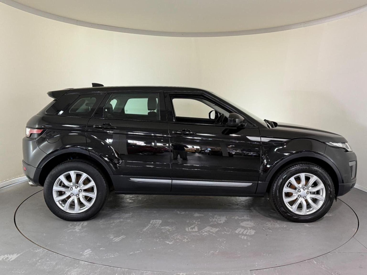 Used Land Rover Range Rover Evoque 2017 for sale - 76658636: Photo 11