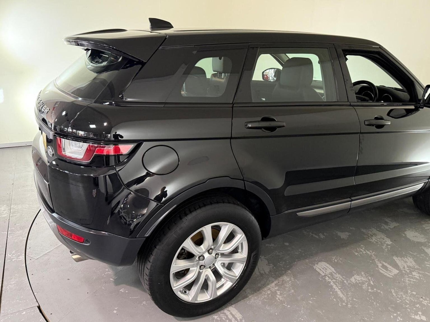 Used Land Rover Range Rover Evoque 2017 for sale - 76658636: Photo 18