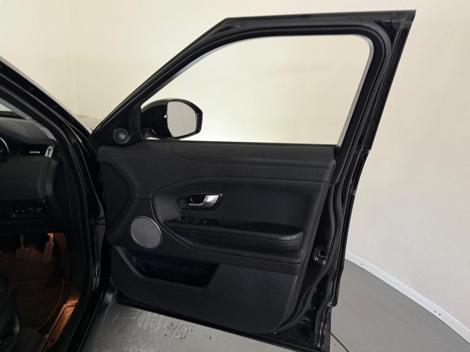 Used Land Rover Range Rover Evoque 2017 for sale - 76658636: Photo 23