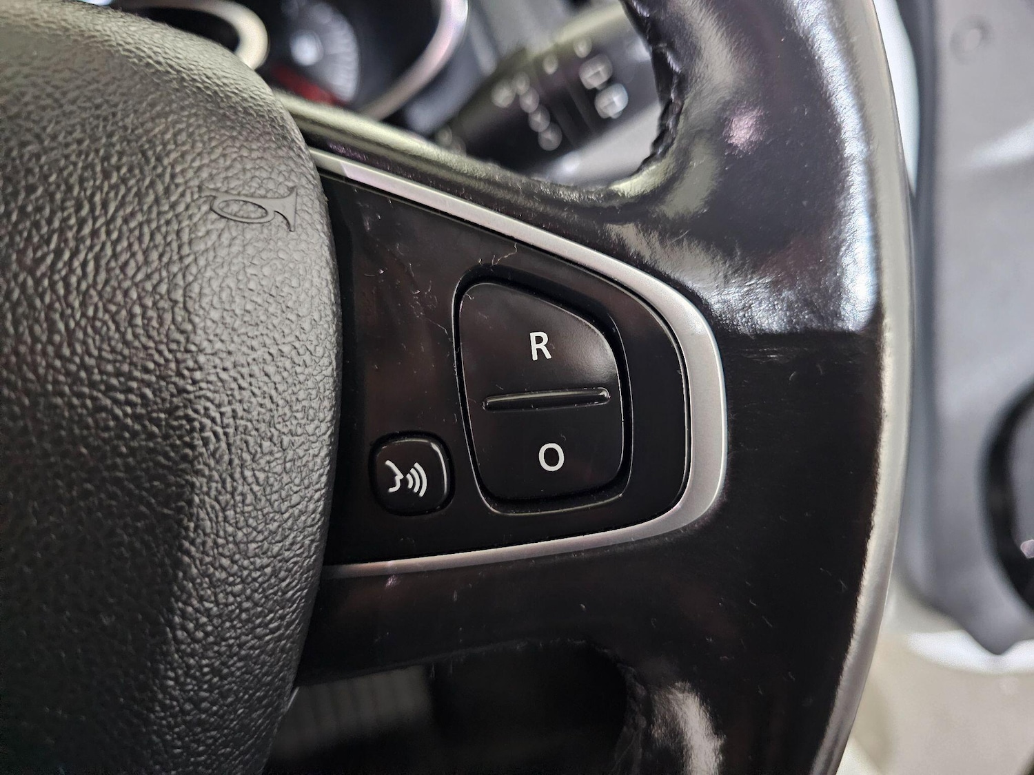 Used Renault Clio 2018 for sale - 76433238: Photo 36