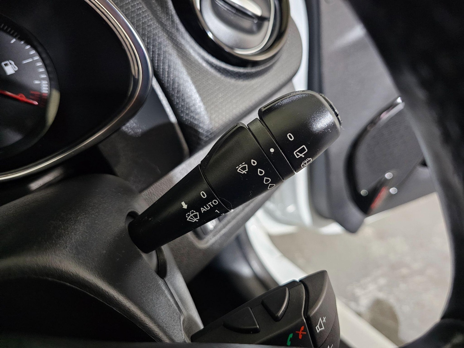 Used Renault Clio 2018 for sale - 76433238: Photo 37