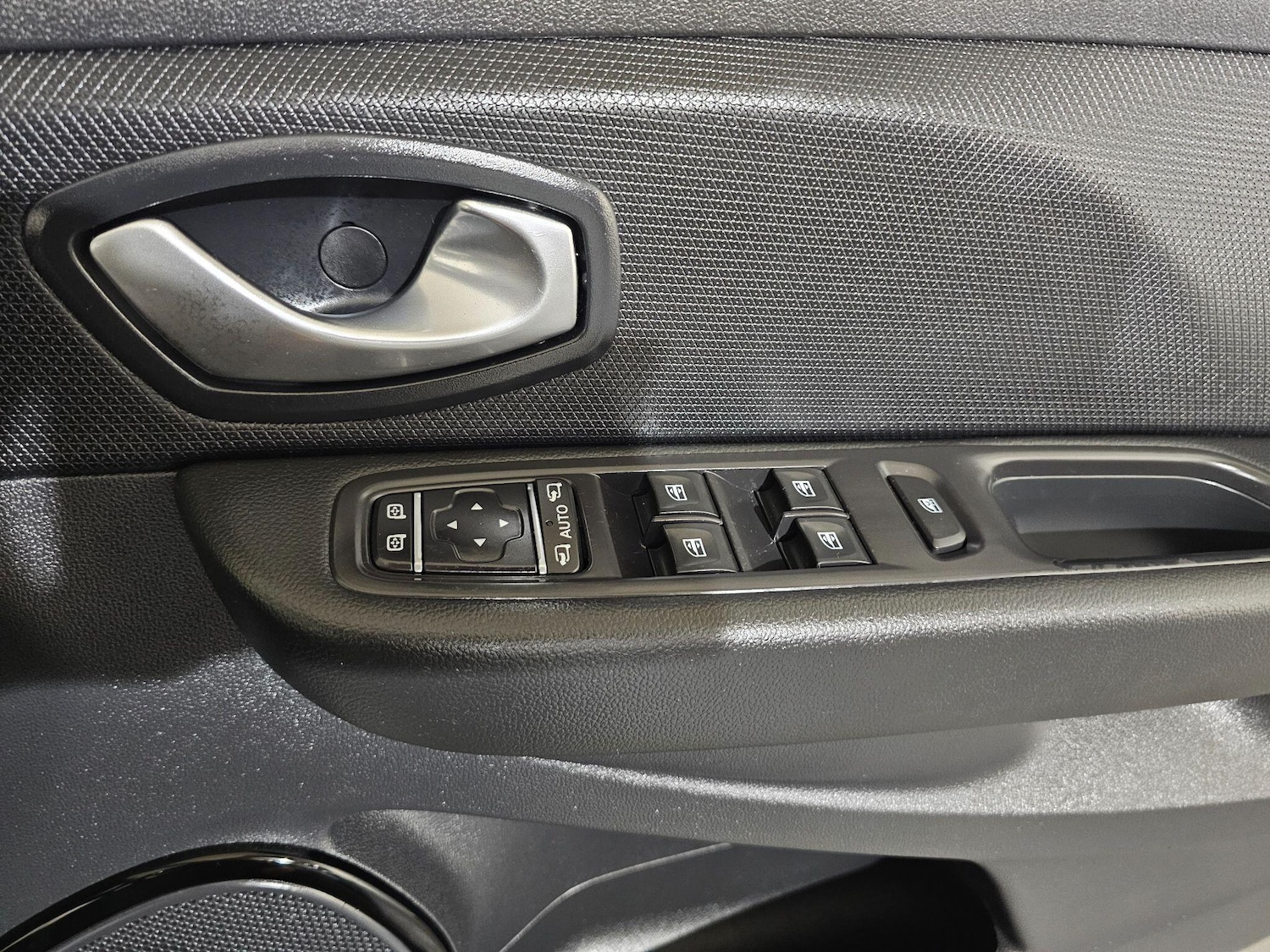 Used Renault Clio 2018 for sale - 76433238: Photo 41