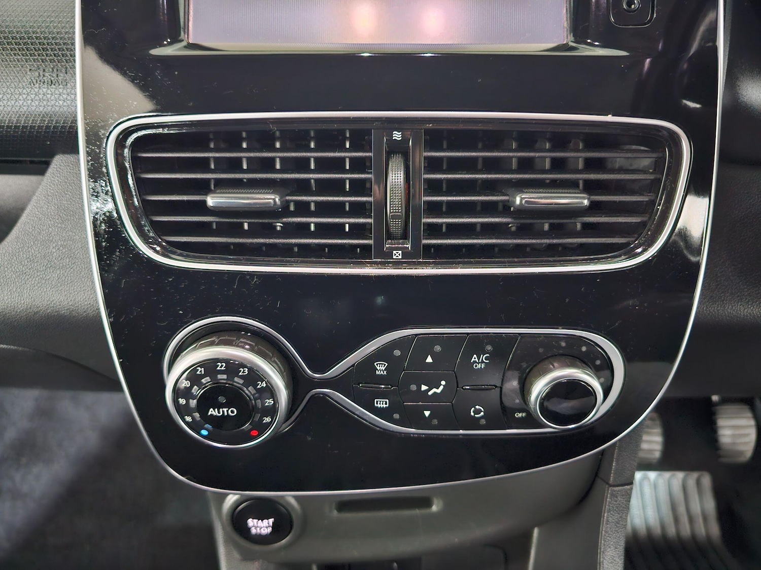 Used Renault Clio 2018 for sale - 76433238: Photo 43