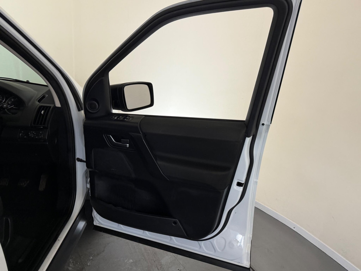 Used Land Rover Freelander 2012 for sale - 76408563: Photo 20