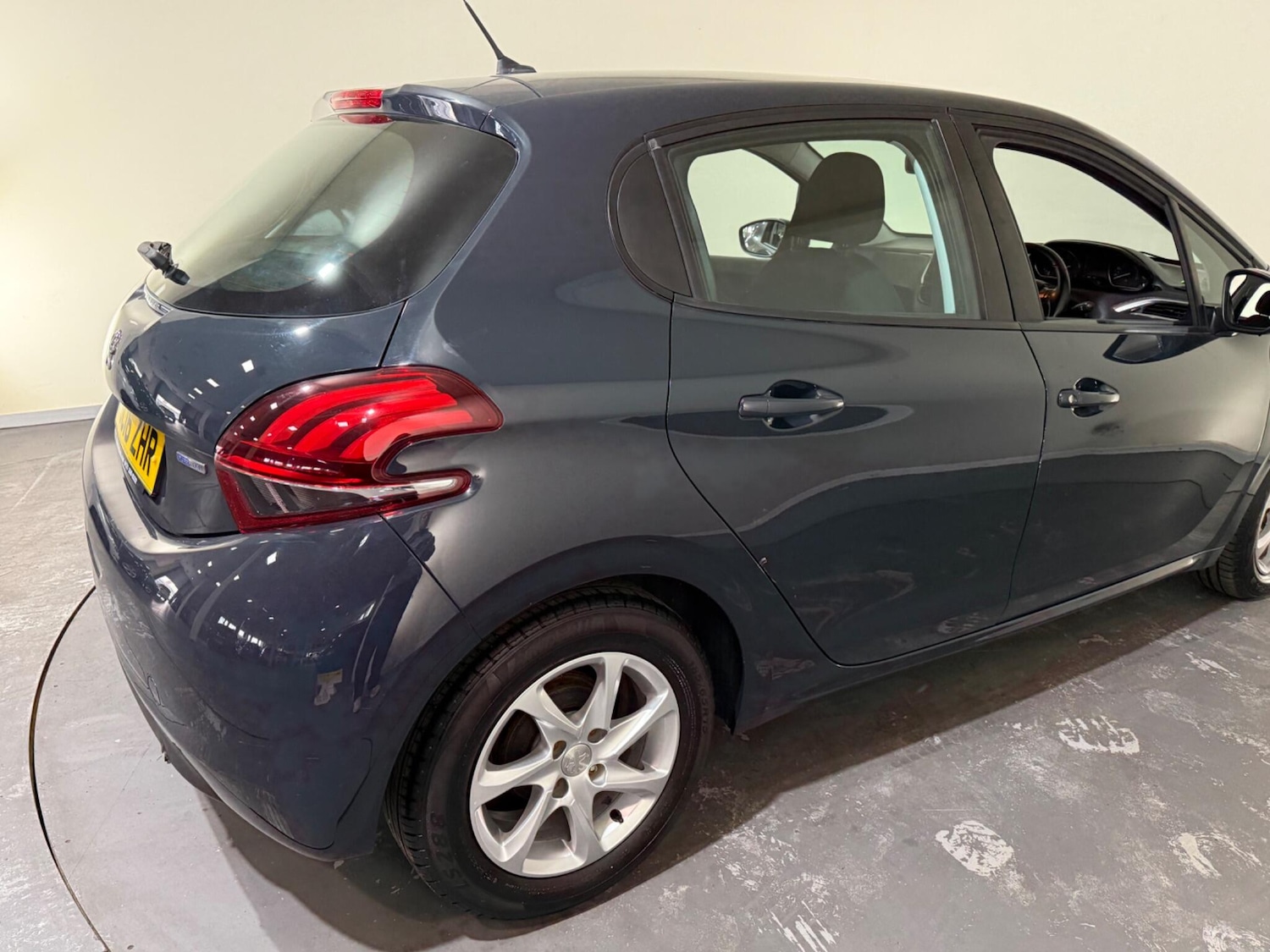 Used Peugeot 208 2016 for sale - 77017100: Photo 15