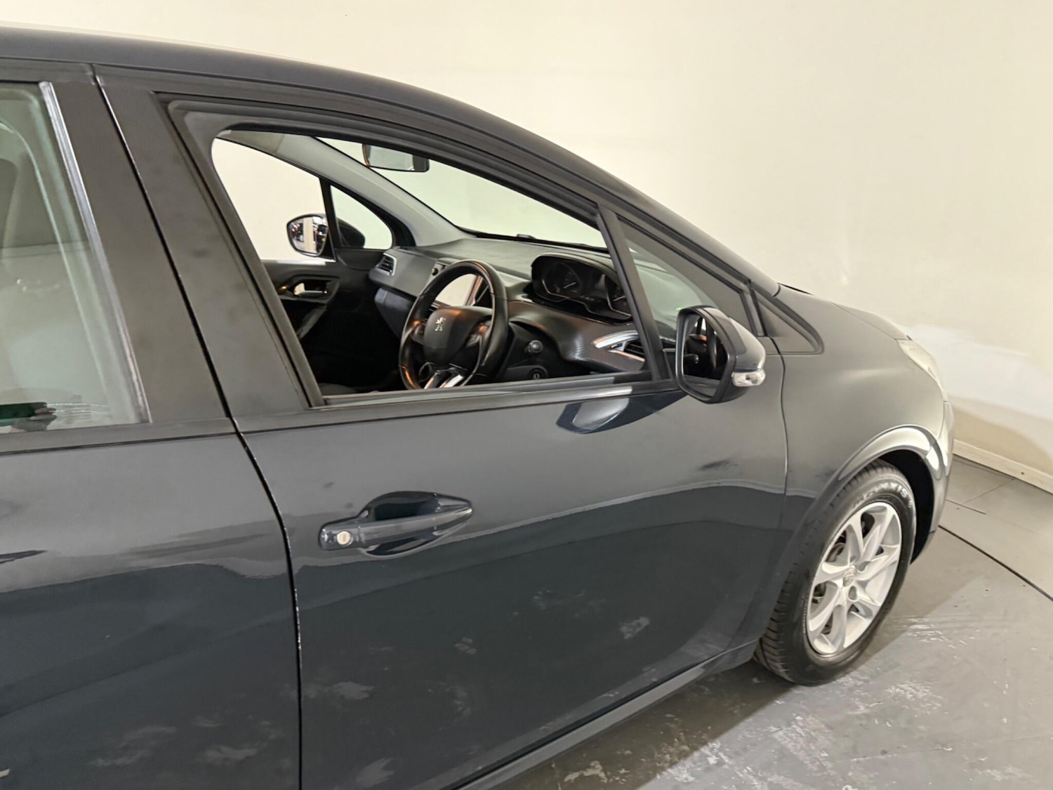 Used Peugeot 208 2016 for sale - 77017100: Photo 16